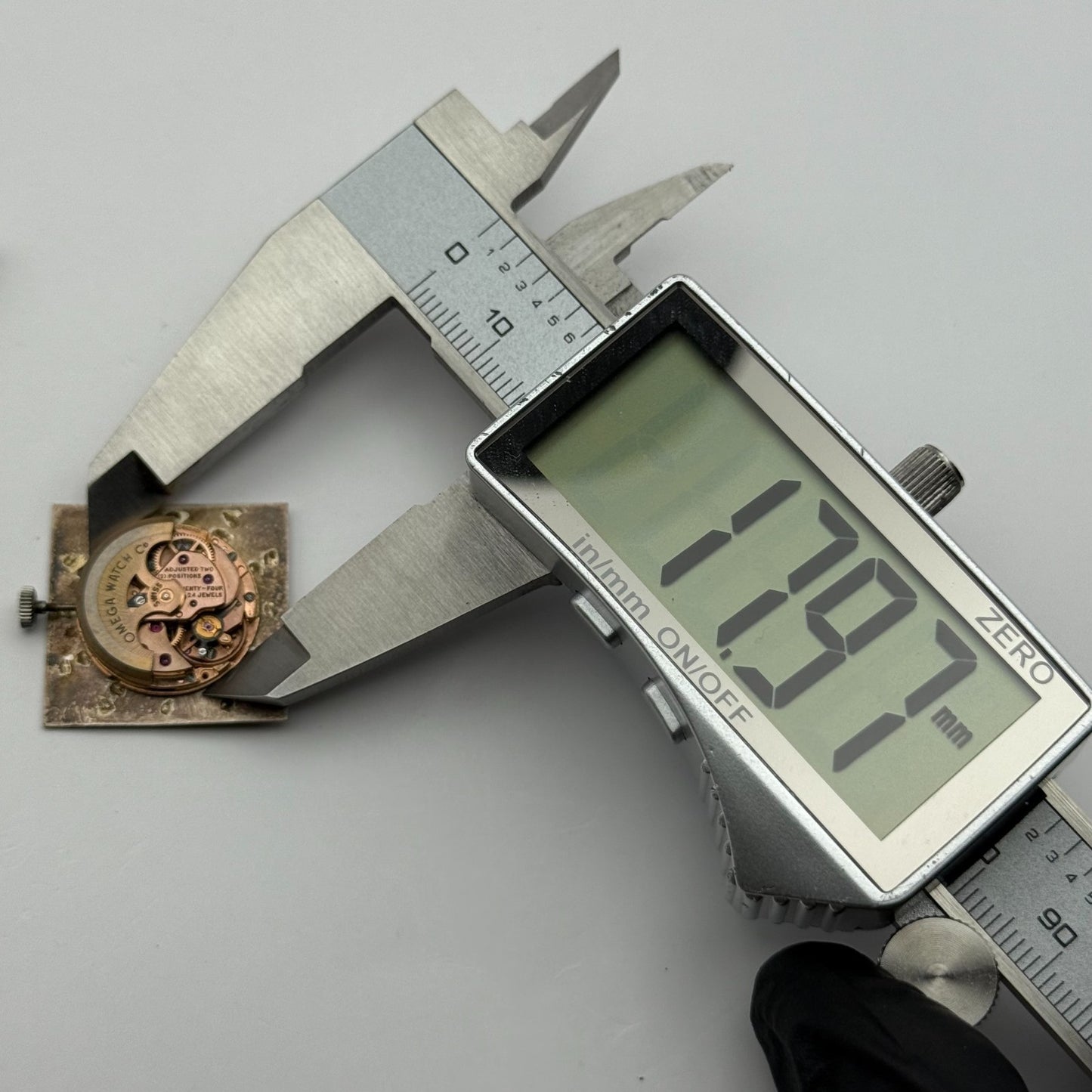 Omega 671 Automatic Watch Running Square 161.014 Vintage Swiss Parts Repair 26mm