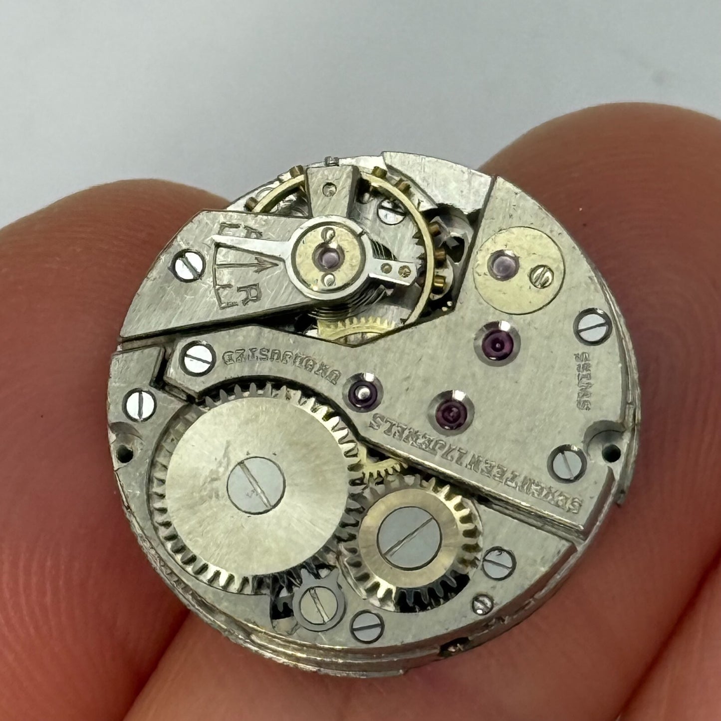 19.7mm Vintage Sinex Derby D 40 Swiss Manual Wind Watch Movement PARTS REPAIR