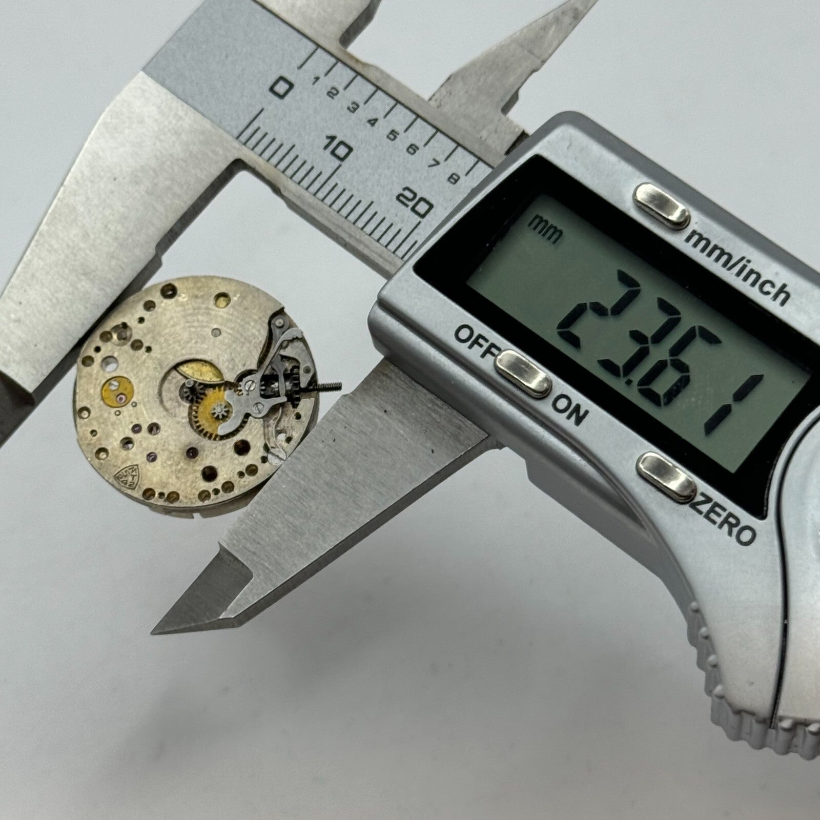 23.6mm Roamer MST 242 Manual Wind 15 Jewels Swiss Watch Movement PARTS SPARES