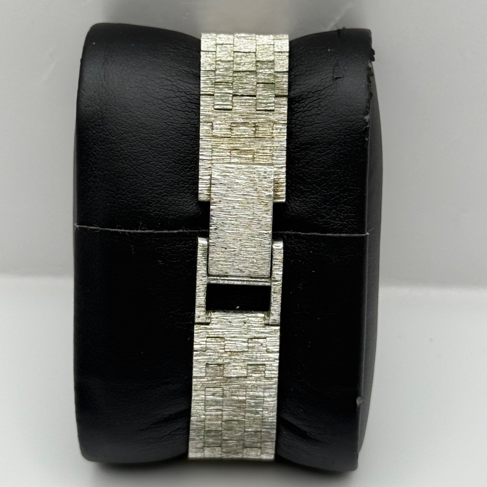 16mm Vintage Accurist 17 Jewels Bark Affect Swiss Manual Wind Watch PARTS REPAIR