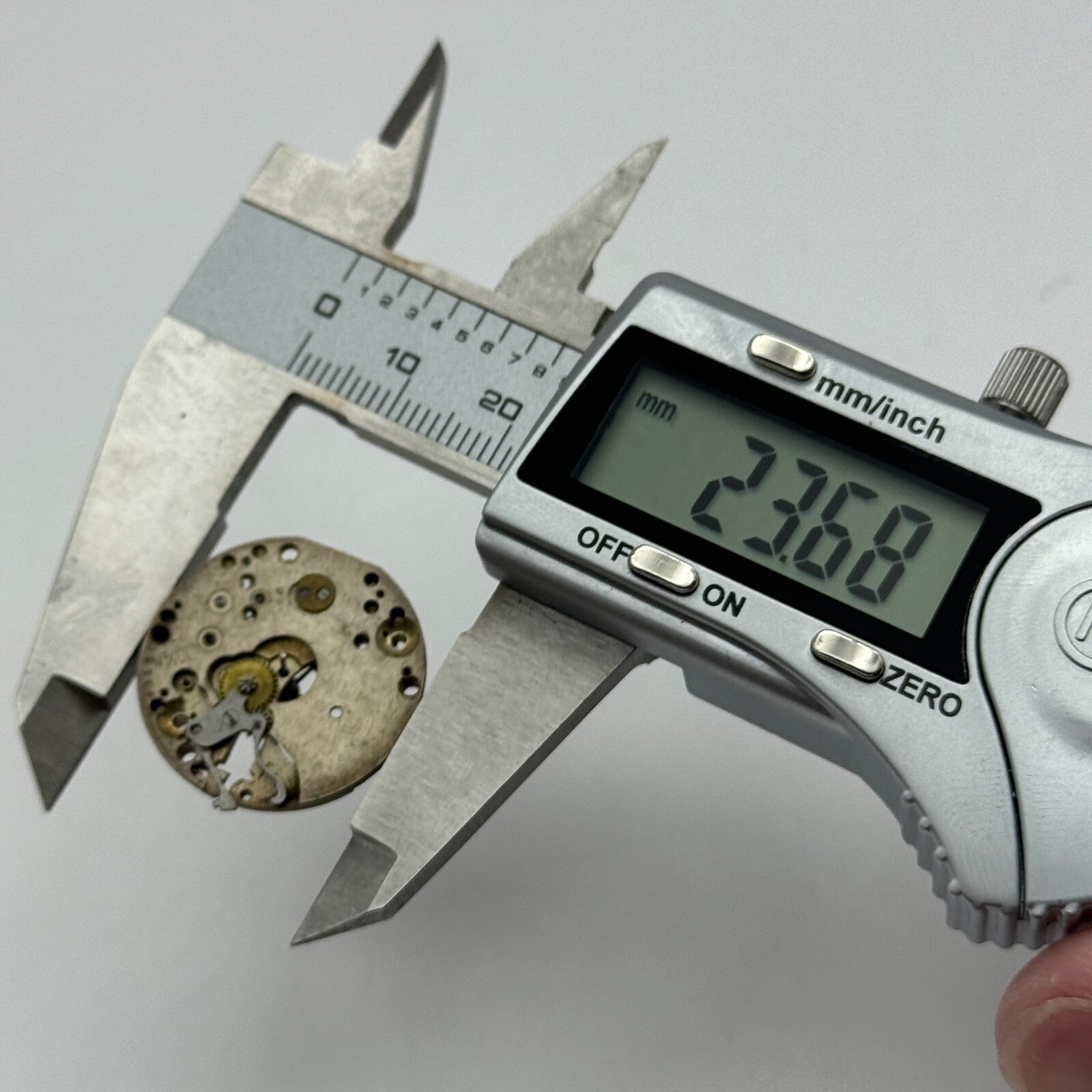 23.6mm Buren 10 1/2N Manual Wind Partial Watch Movement Swiss Vintage PARTS