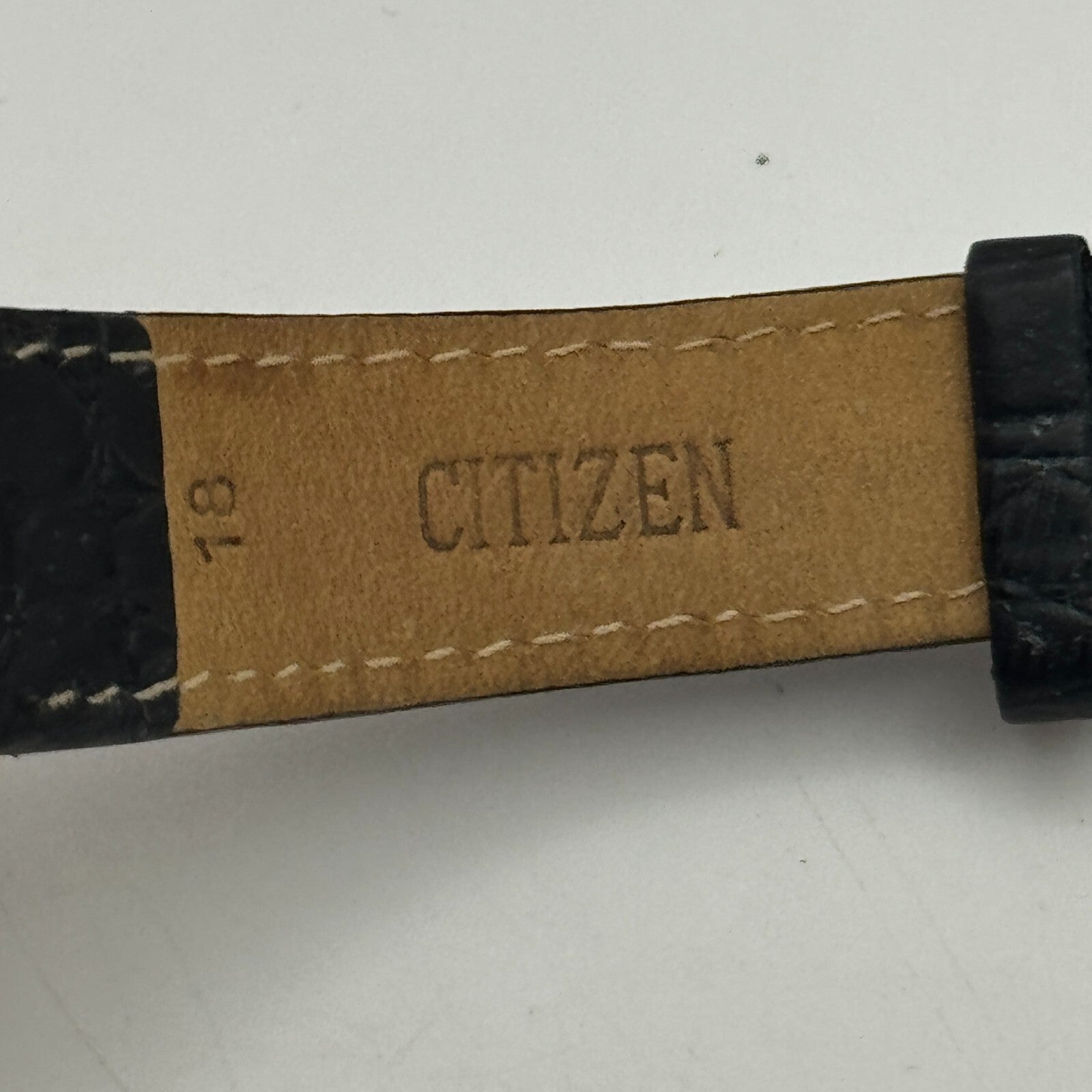 33mm Working Citizen 6031-S018161 White Dial Quartz Watch New Battery 9 Inches