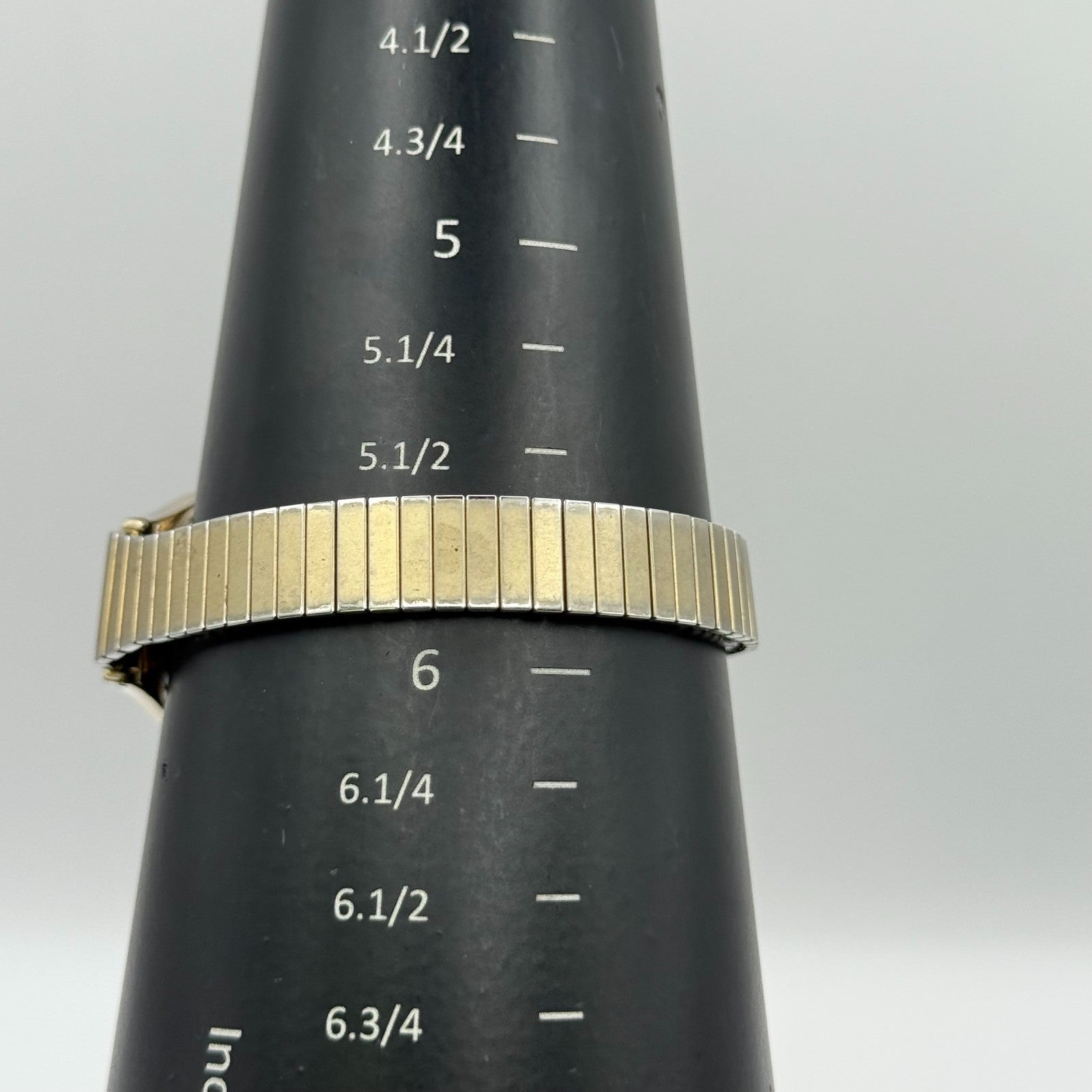 Sekonda USSR Ladies Quartz Watch White Dial Gold Tone Stretch Band Working 22mm