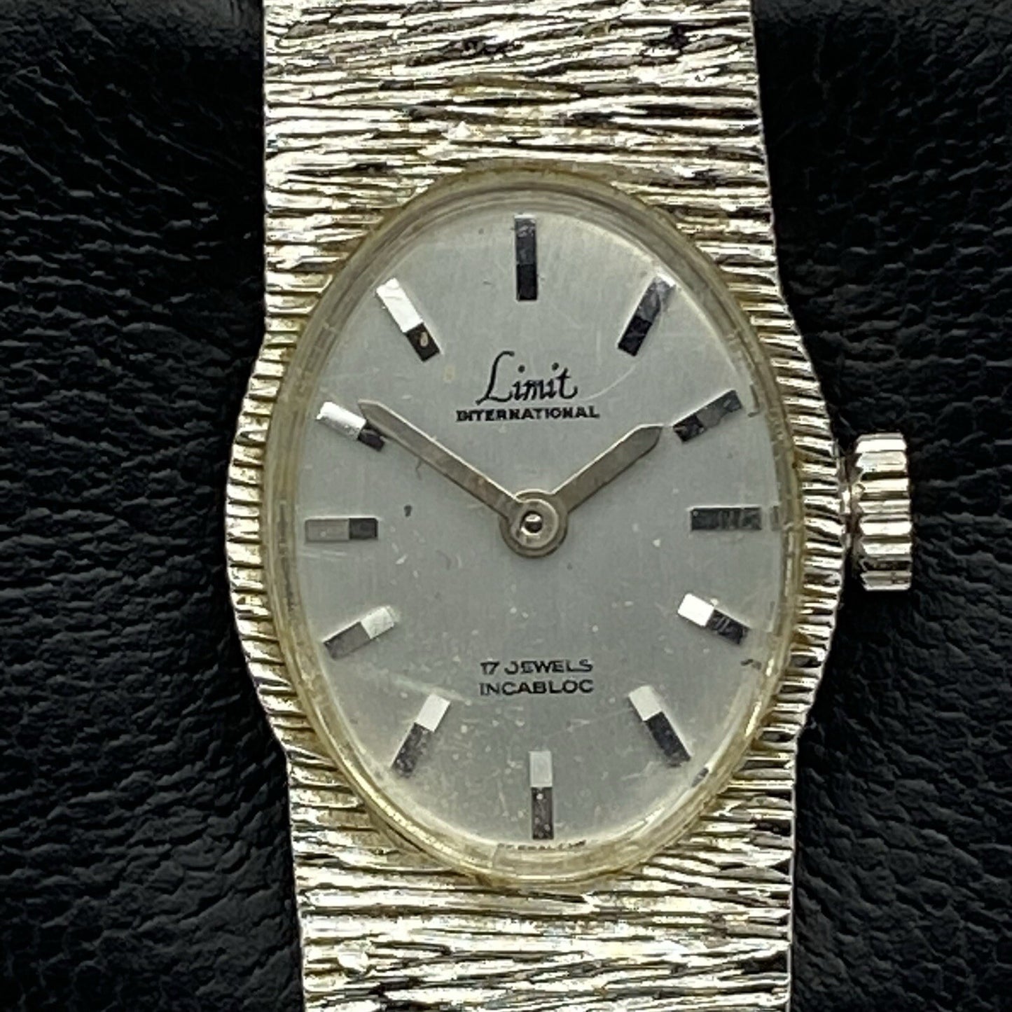 17mm RUNS BUT STOPS Vintage Limit Beautiful Ladies Silver Tone Bark Affect Watch