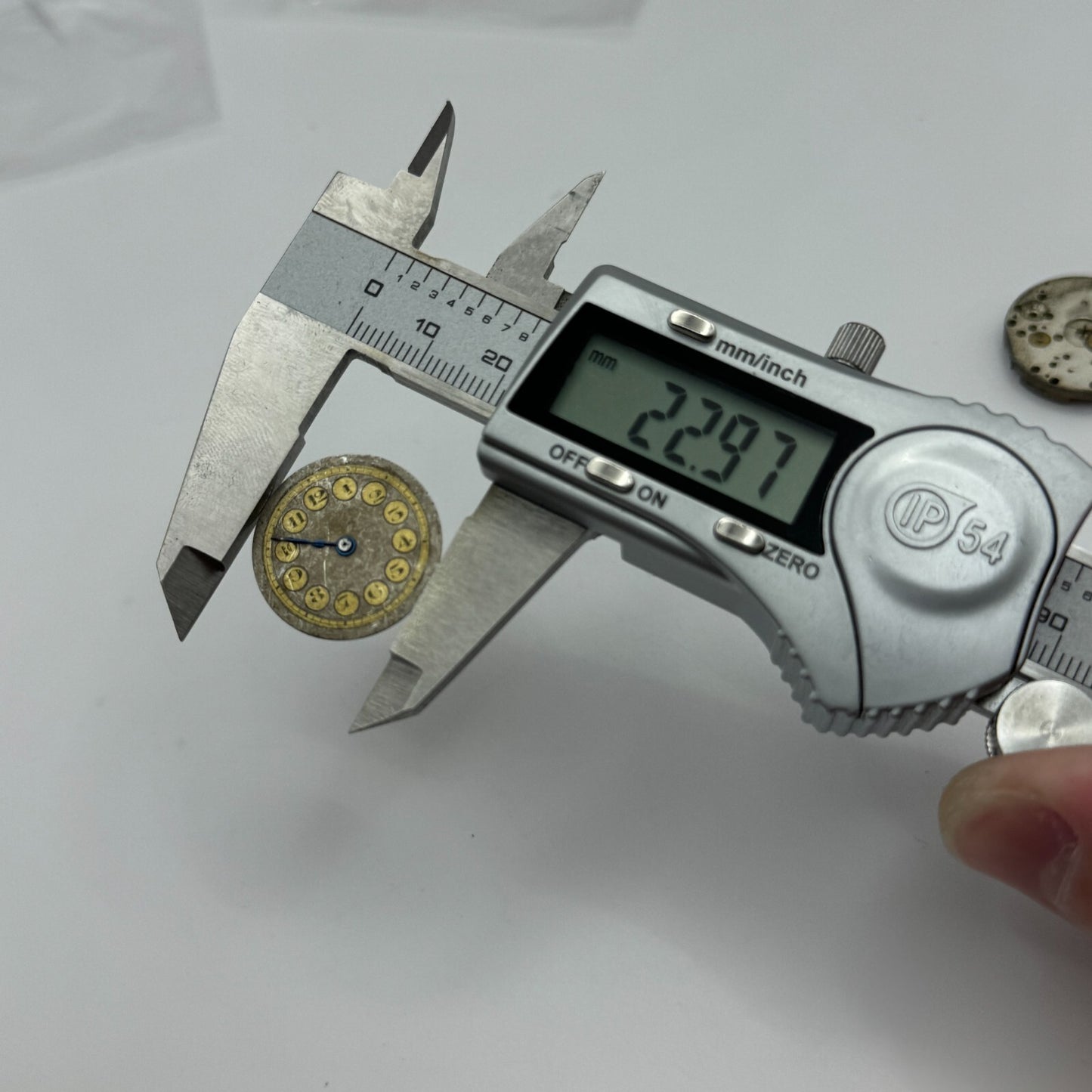 23.6mm Unidentified Swiss Made Vintage Manual Wind Watch Movement PARTS SPARES