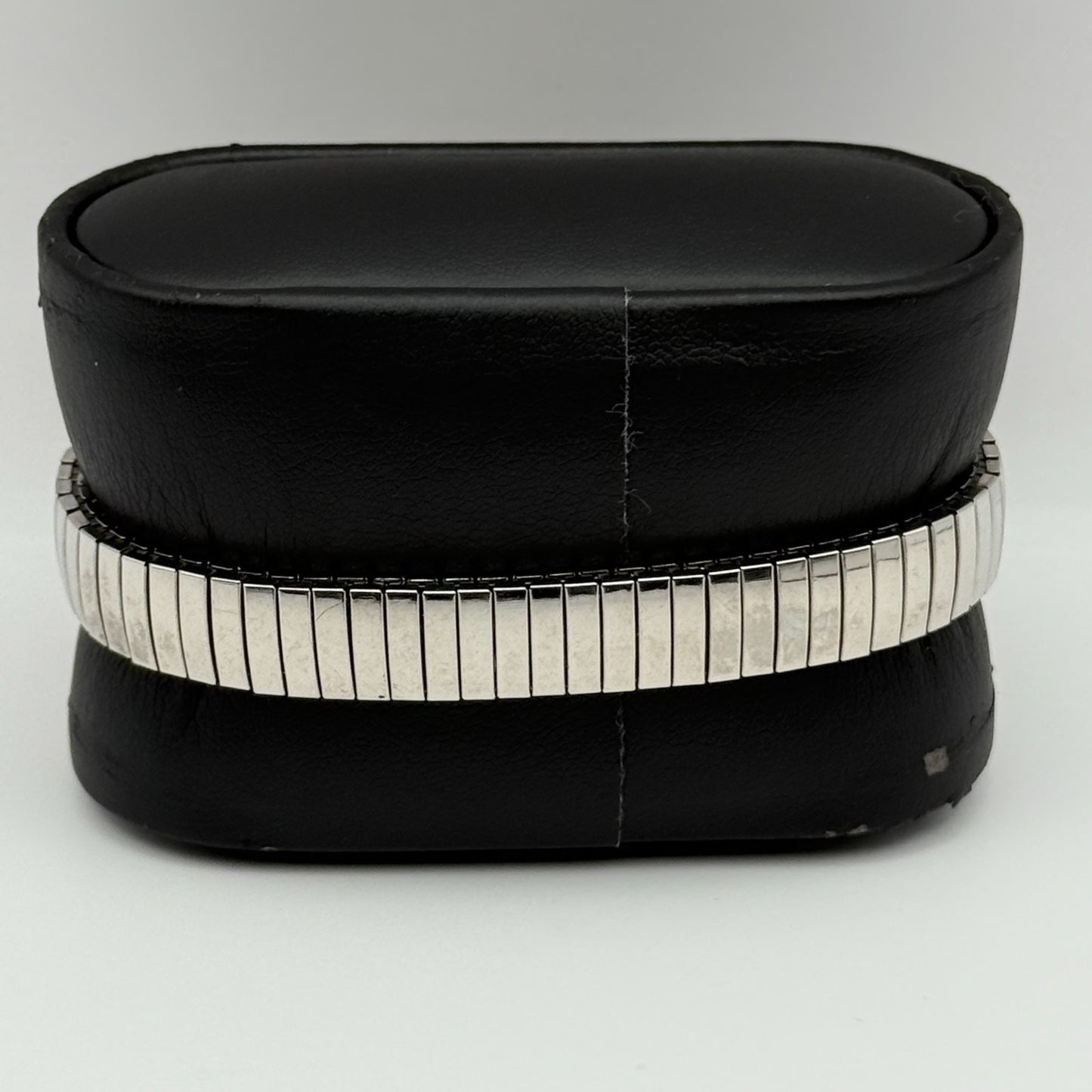 A Ladies Quartz Watch Rectangular Dial Silver Tone Stretch Band Working 19mm