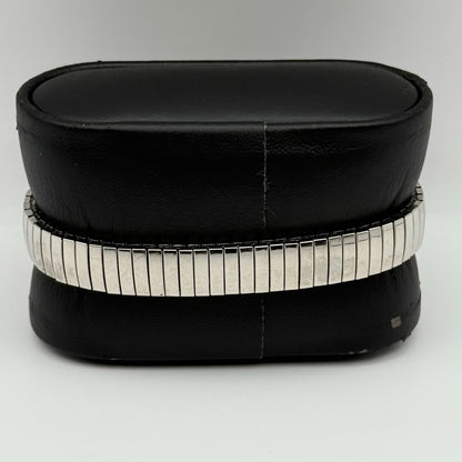 A Ladies Quartz Watch Rectangular Dial Silver Tone Stretch Band Working 19mm