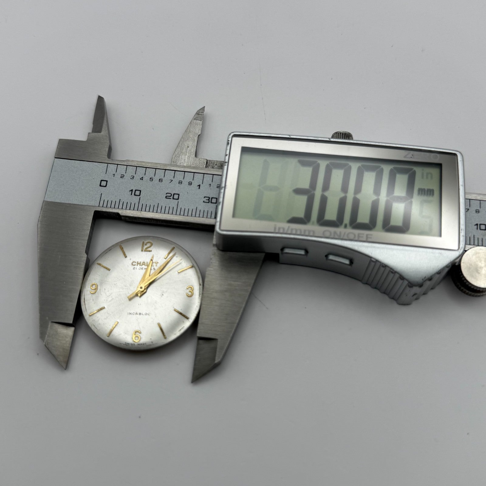 Helvetia 830 Watch Movement Chalet Manual Wind Vintage Swiss Parts Repair 25.8mm