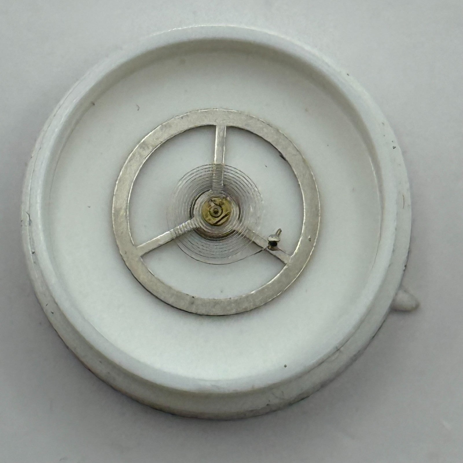 EB 1197 Balance Wheel Complete And Spring 10½’’’ 109 M Watch Movement Parts NOS
