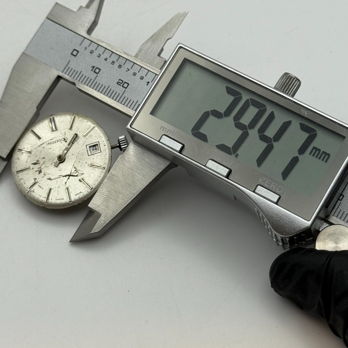 34mm Men’s Vintage Ingersoll Ronda RL 1215-21 Date Dial Swiss Watch PARTS REPAIR