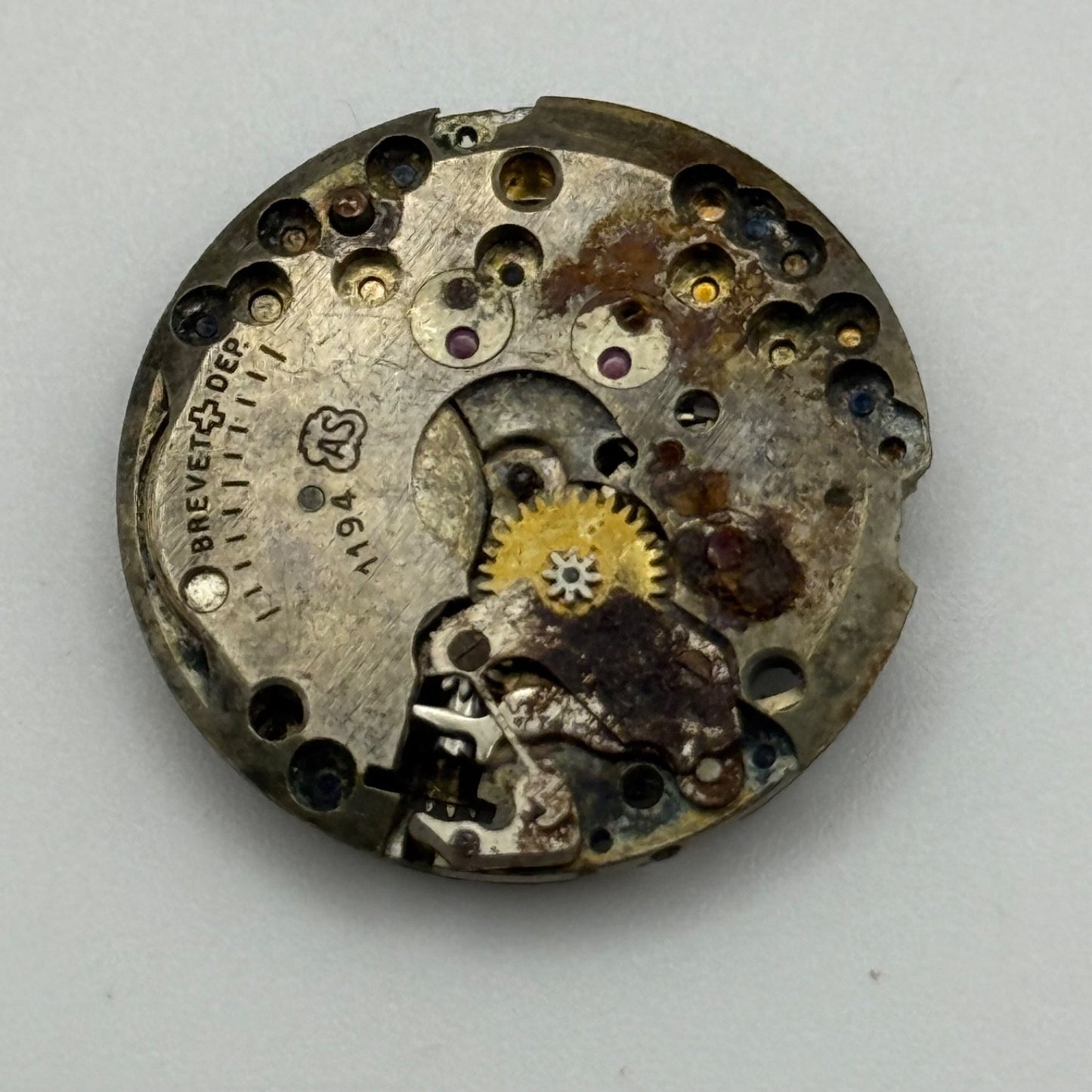 AS 1194 Watch Movement Manual Wind Vintage Swiss For Parts Or Repair 23.6mm