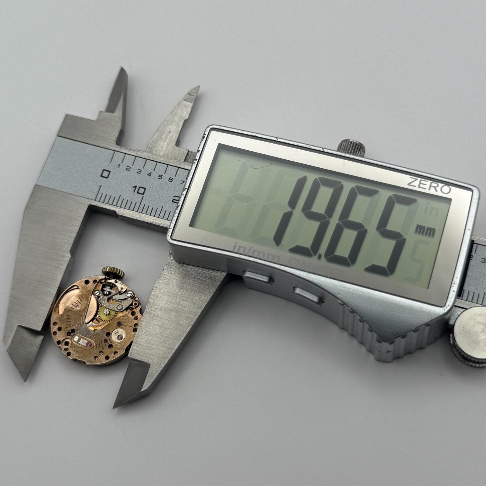 Helvetia 2665 Watch Movement Running Manual Wind Vintage Parts Repair 19.6mm