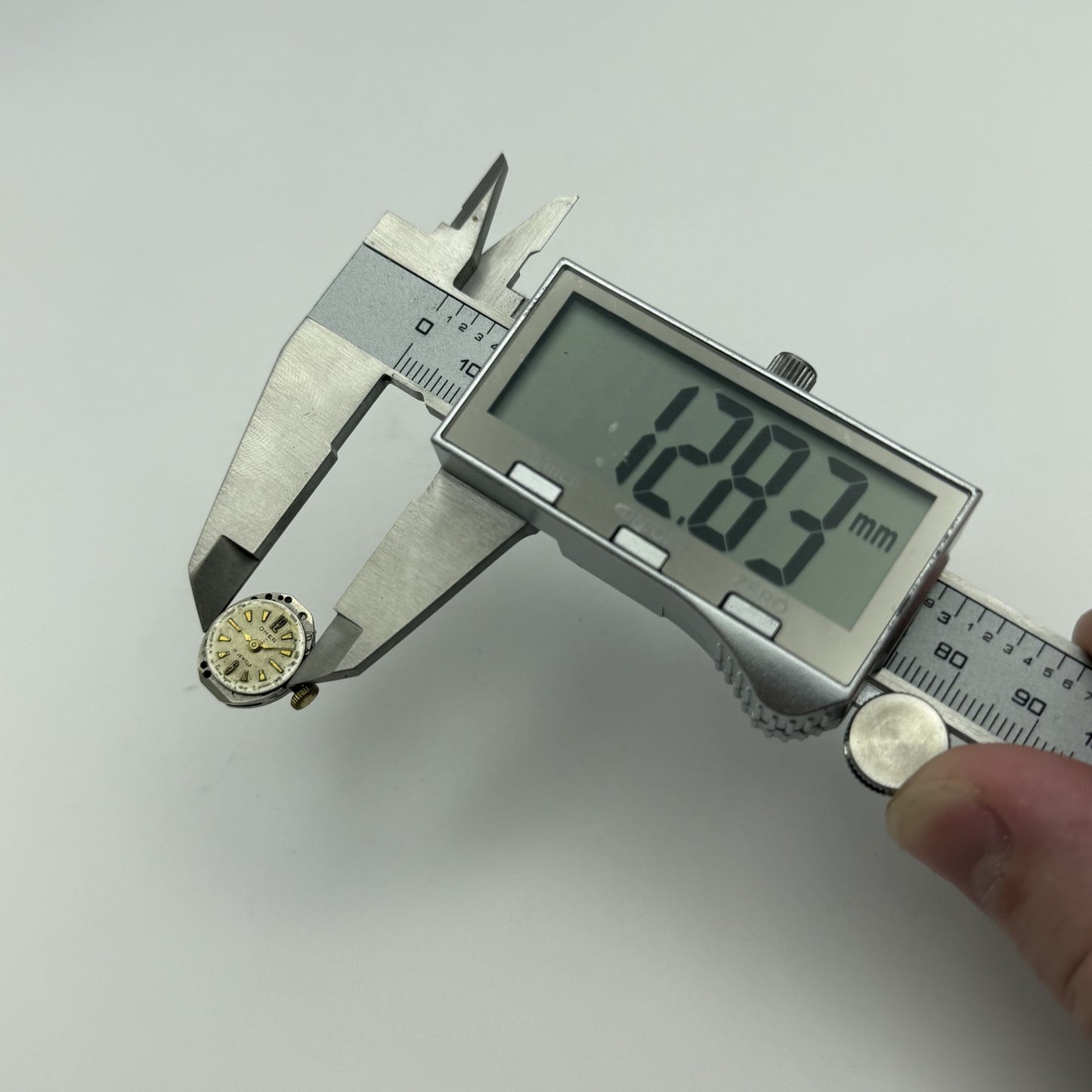 12.8mm Vintage Omer AS 1012 Manual Wind Swiss Watch Movement PARTS REPAIR