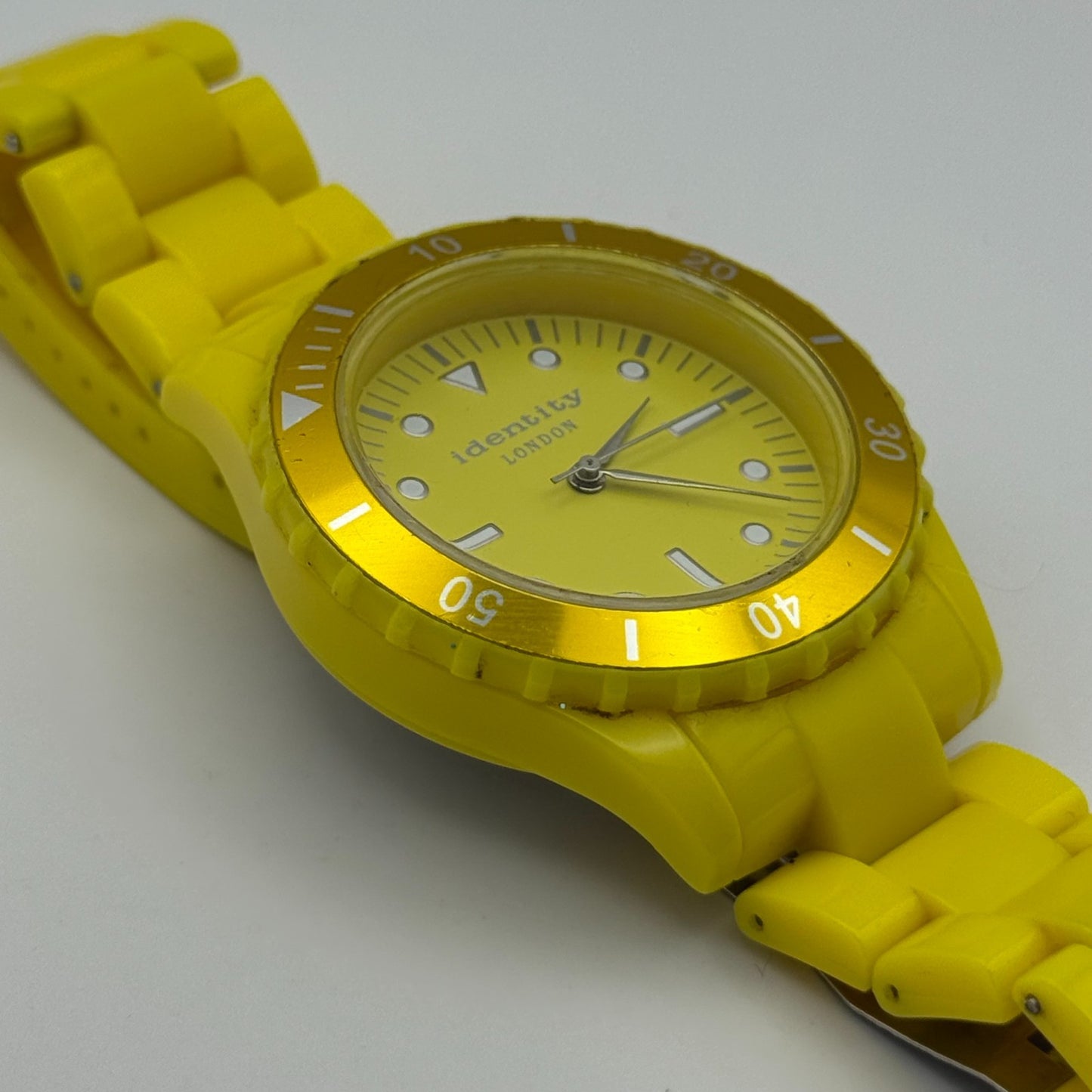 Identity London Unisex Kids Yellow Quartz Watch Bracelet Working 42mm