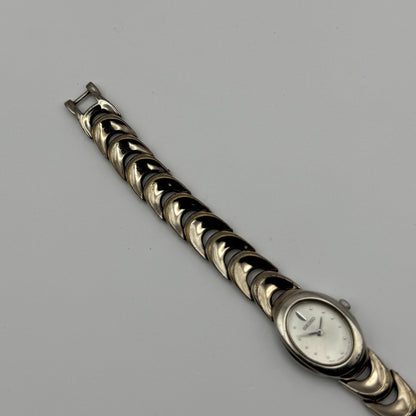 Seiko Ladies Quartz Watch Oval Dial Silver Tone Bracelet Japan Working 16mm