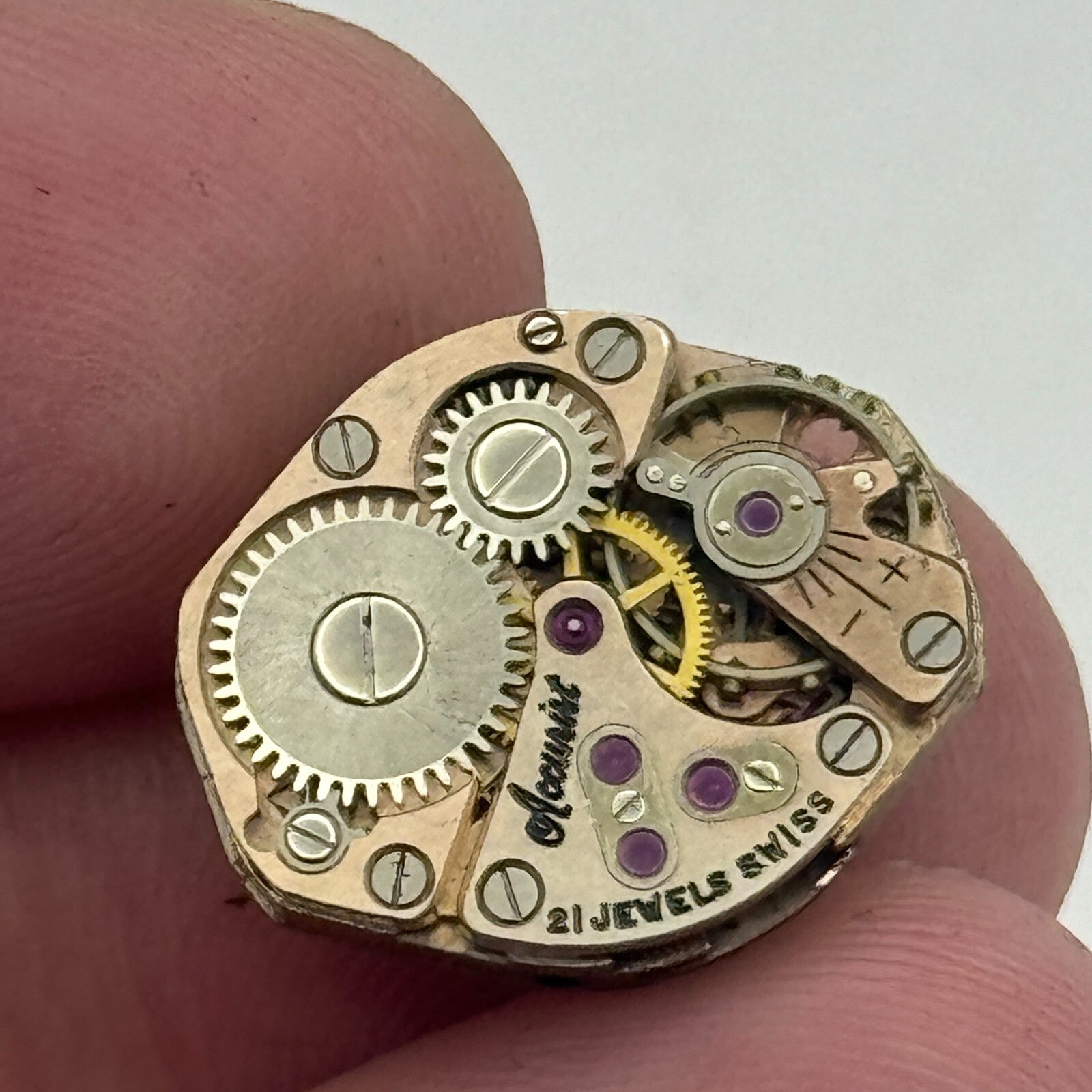 15.3mm Ladies Accurist FHF 60 Manual Wind Watch Movement Swiss Vintage PARTS