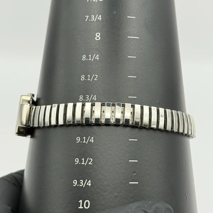 A Ladies Quartz Watch Rectangular Dial Silver Tone Stretch Band Working 19mm