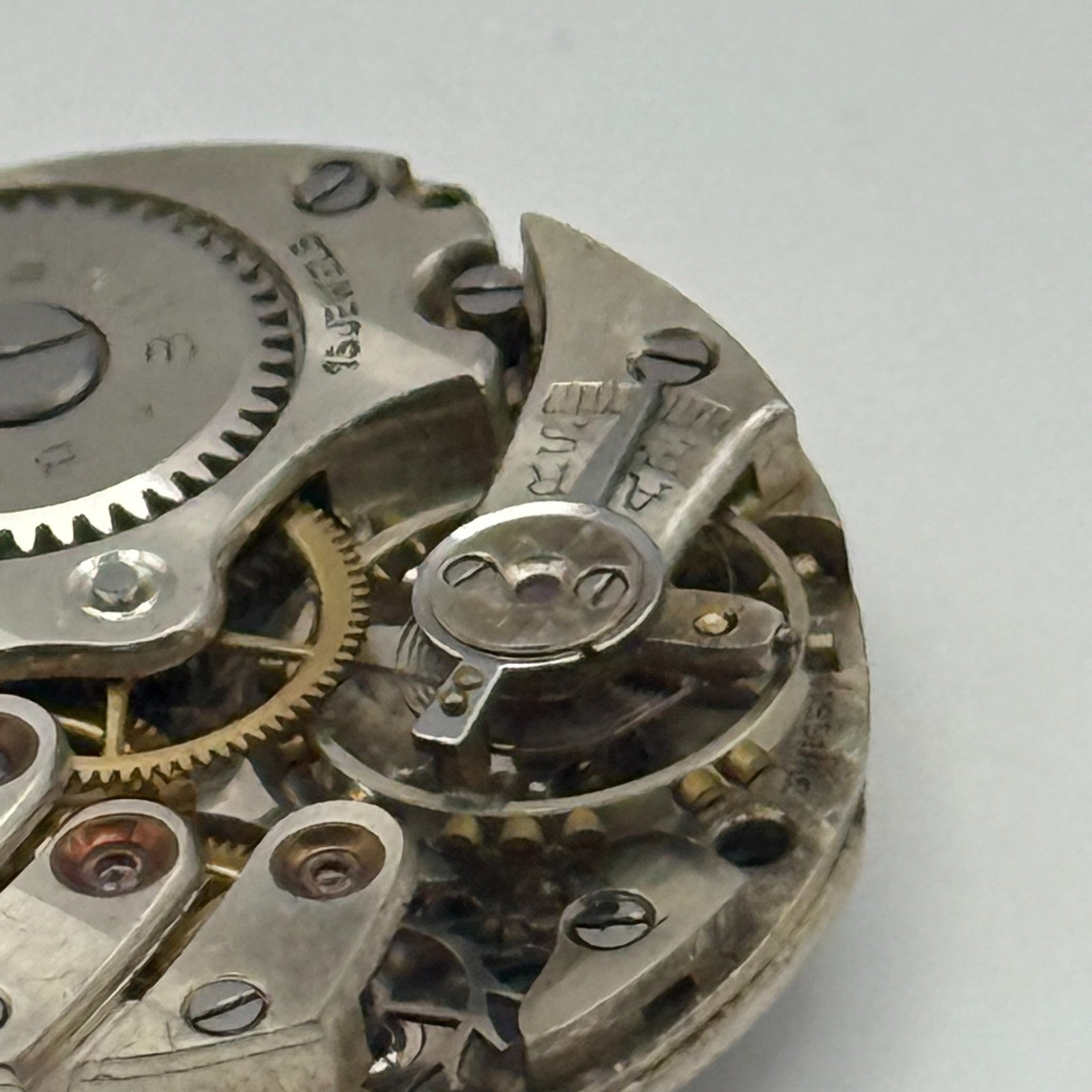 Buren Grand Prix Good Balance Watch Movement Manual Wind Vintage Parts 23.7mm