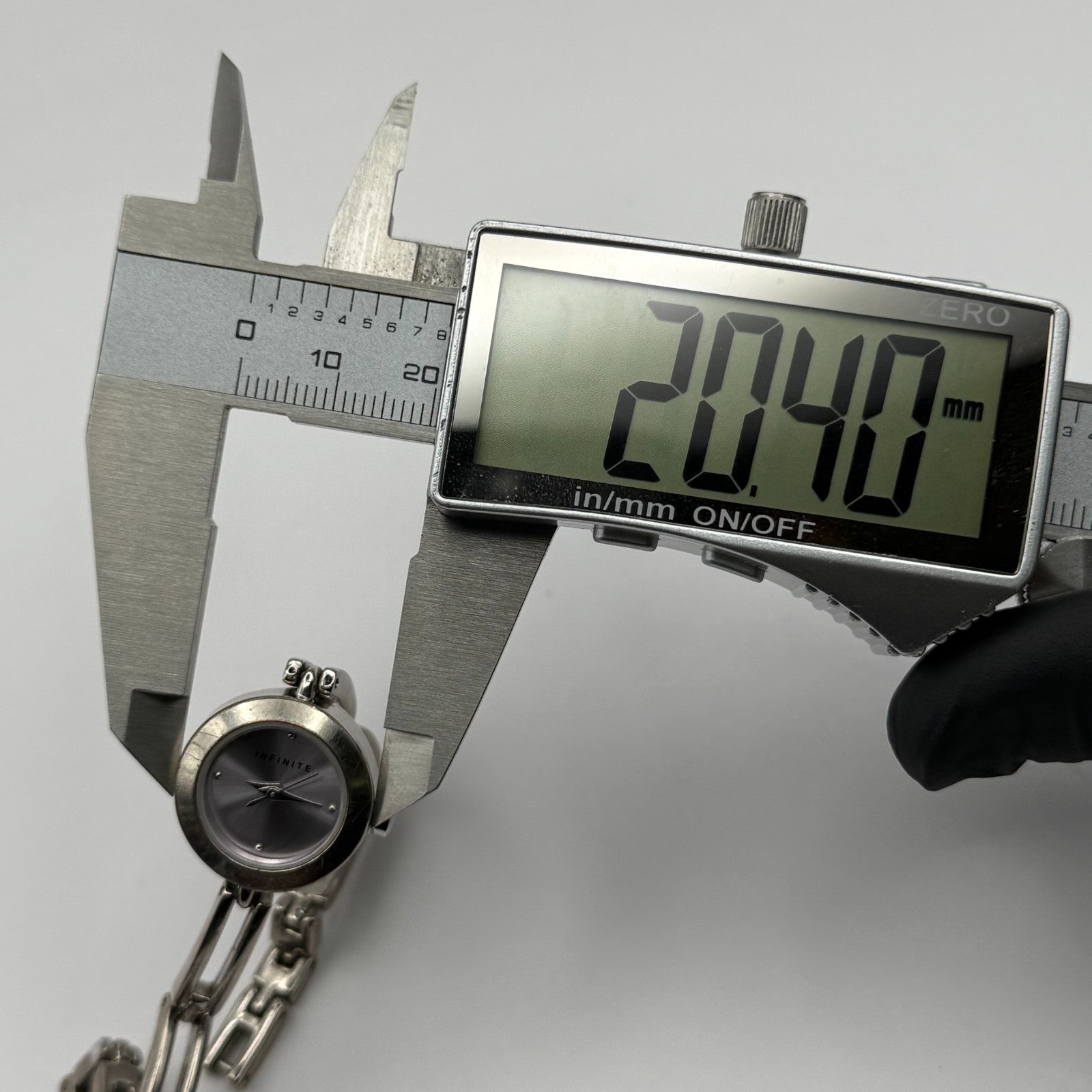 Infinite Ladies Quartz Watch Silver Tone Bracelet Japan Working 20mm 6.75 Inches