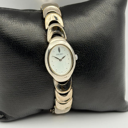 Seiko Ladies Quartz Watch Oval Dial Silver Tone Bracelet Japan Working 16mm