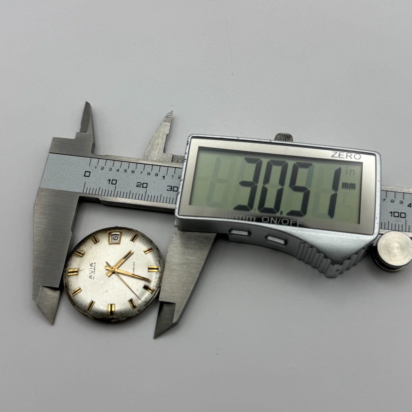 FHF ST 96-4 Watch Movement Avia Manual Wind Vintage Swiss Parts Repair 25.8mm