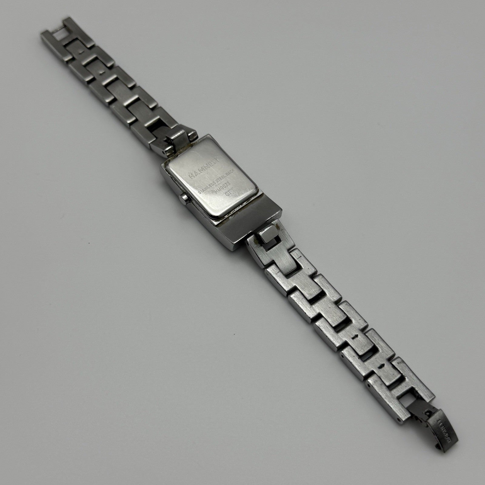 Working Hamnett Ladies Silver Tone Black Dial 19mm Quartz Watch New Battery