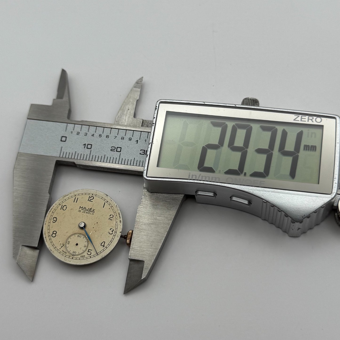 Majex Pierce 103 Watch Movement Running Manual Wind Vintage Parts Repair 23.6mm