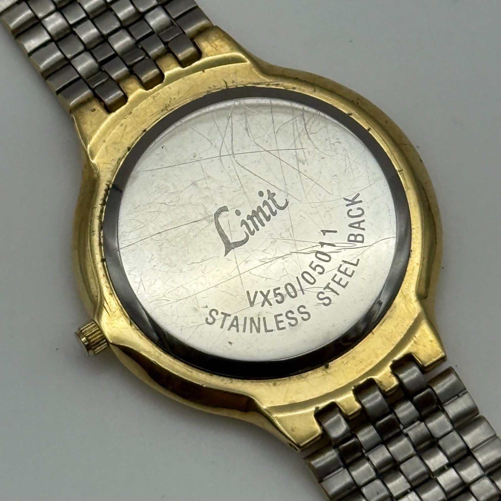 33mm Working Unisex Limit VX50/0511 Gold Plated Quartz Watch 7.75 Inches