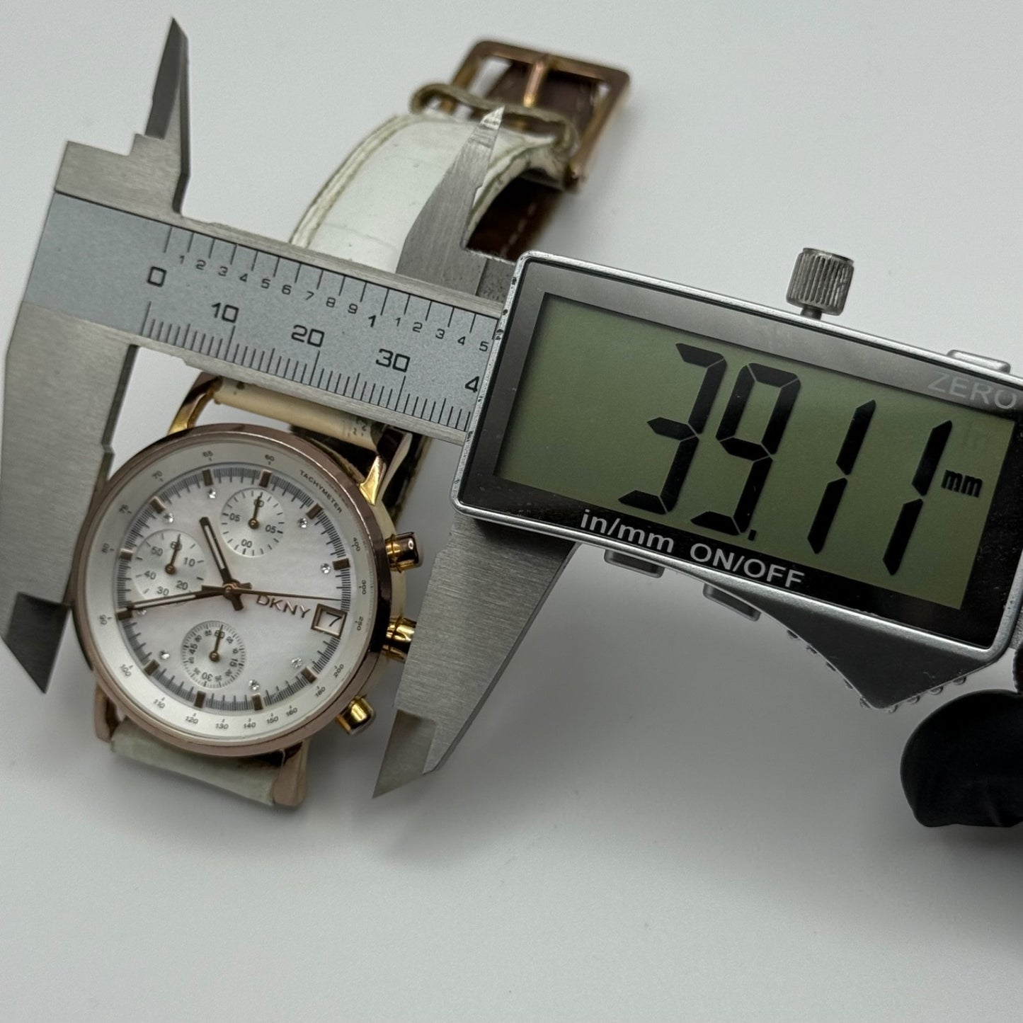 DKNY Chronograph Watch Mother Of Pearl Quartz Leather NY-4578 Date Dial 36mm