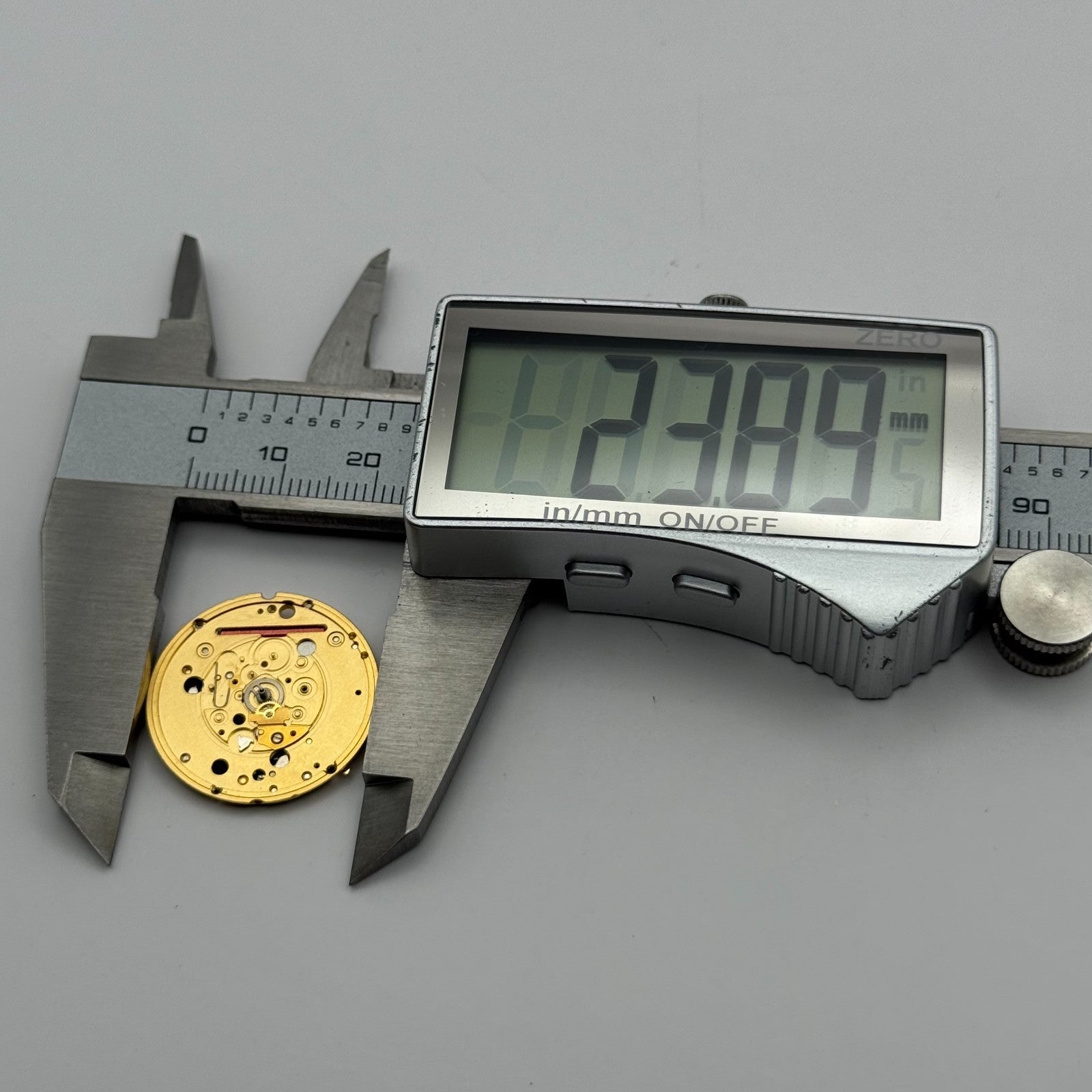 ETA 255.411 Quartz Watch Movement 6 Jewels Swiss Vintage Parts Repair 23.8mm