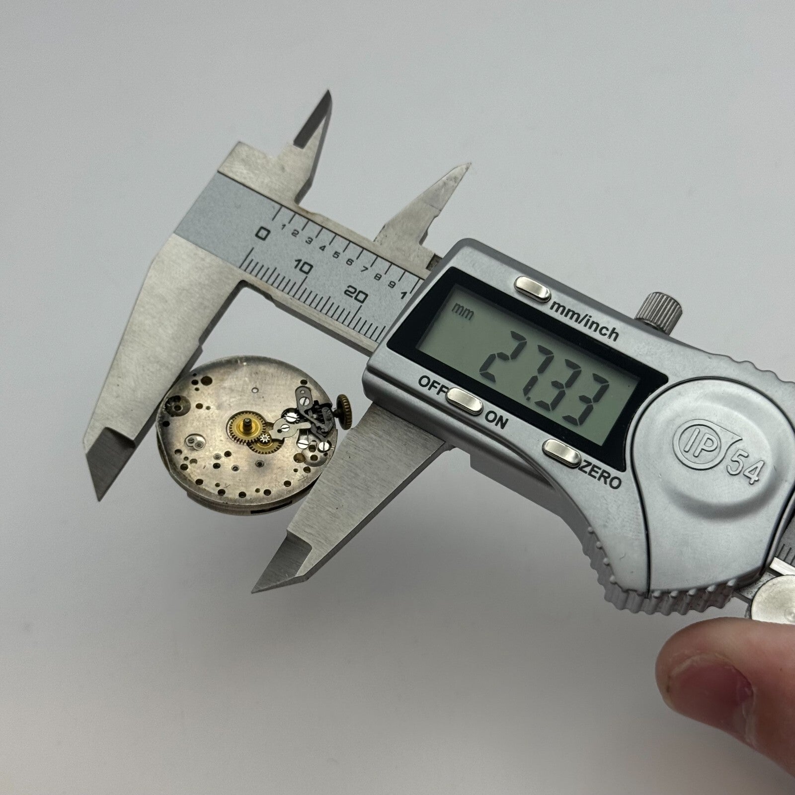 27.3mm Mens Unidentified 15 Jewels Trench Watch Movement Manual Wind Swiss PARTS