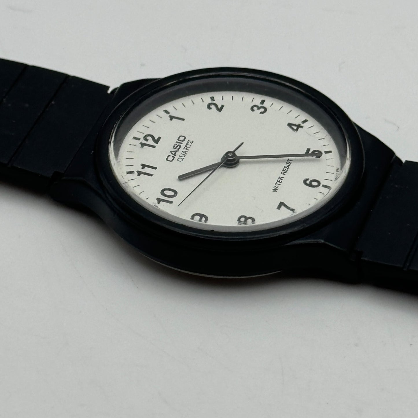 35mm Working Casio MQ-24 1330 Quartz Rubber Strap Watch New Battery 9 Inches