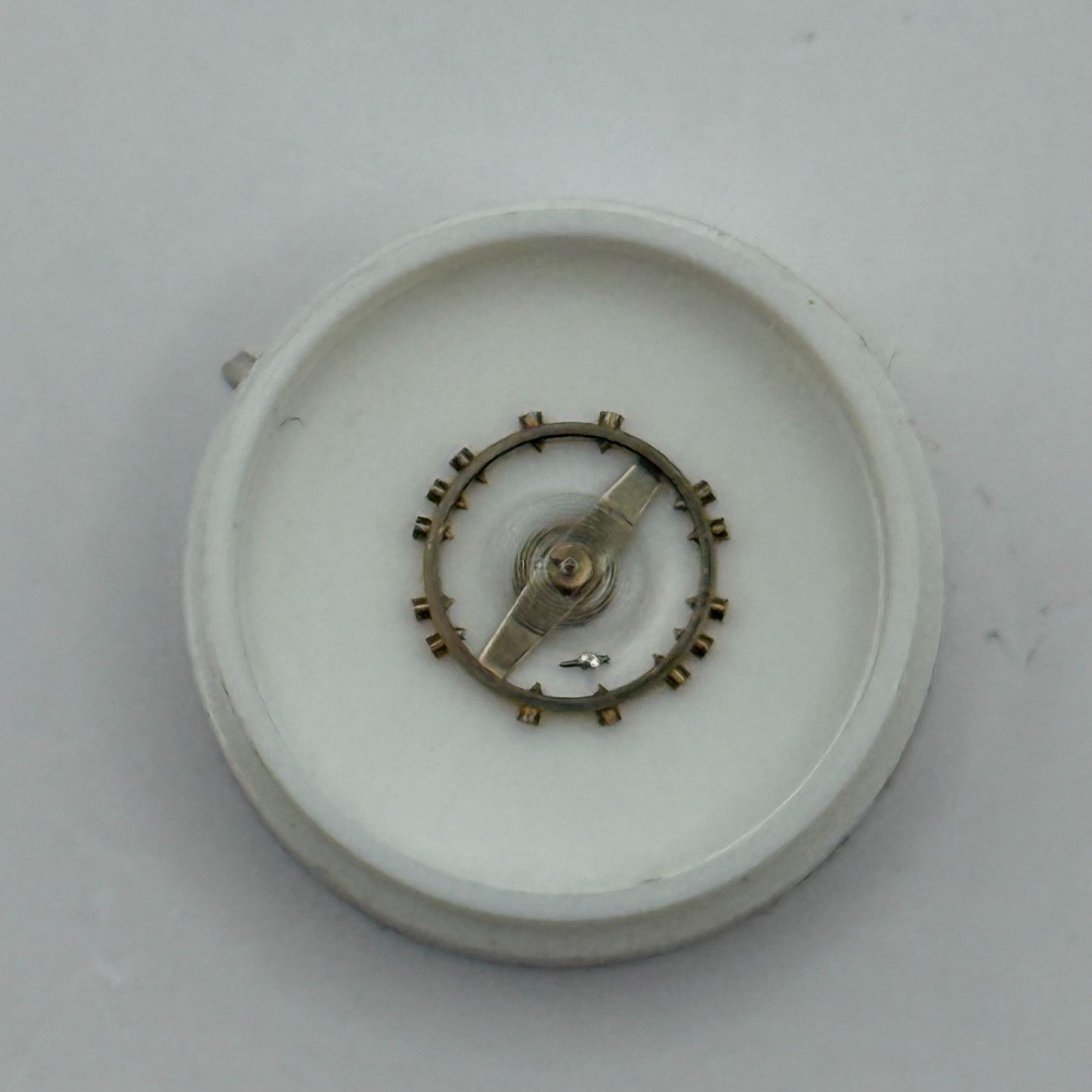 FEF 370 371 Balance Wheel Complete And Spring  176 Watch Movement Parts NOS