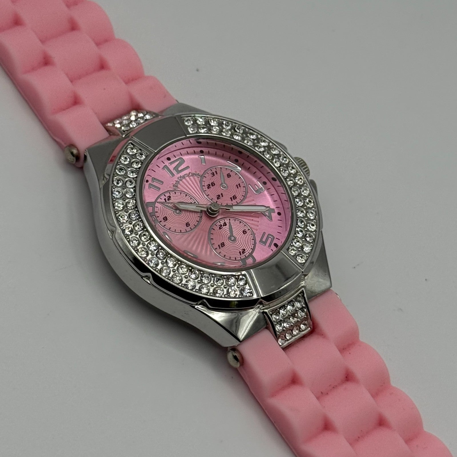 Eve Mon Crois Ladies Quartz Watch Pink Dial Crystal Accents Japan Working 36mm