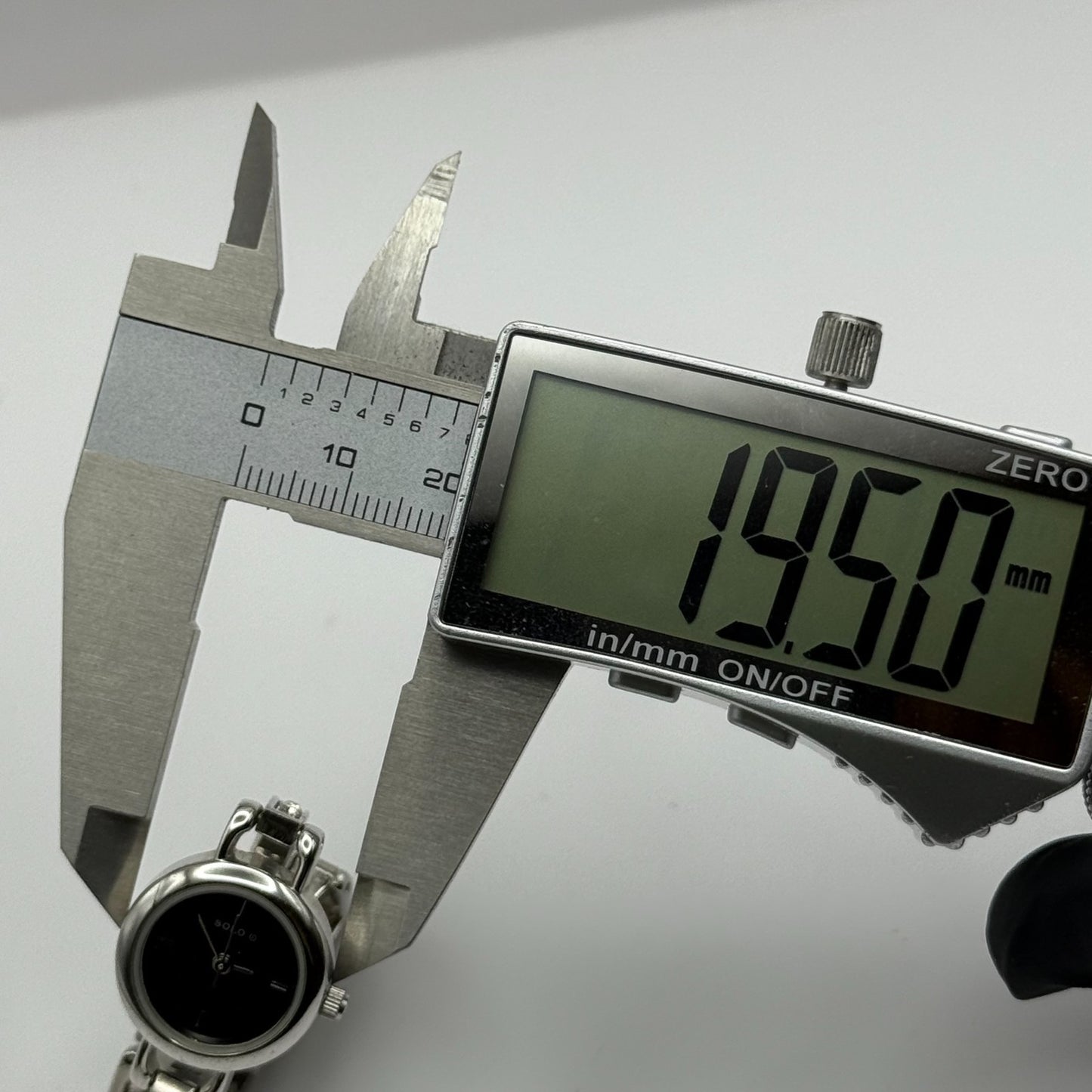 Solo Ladies Quartz Watch Black Dial Rhinestone Accents Bracelet Working 19mm