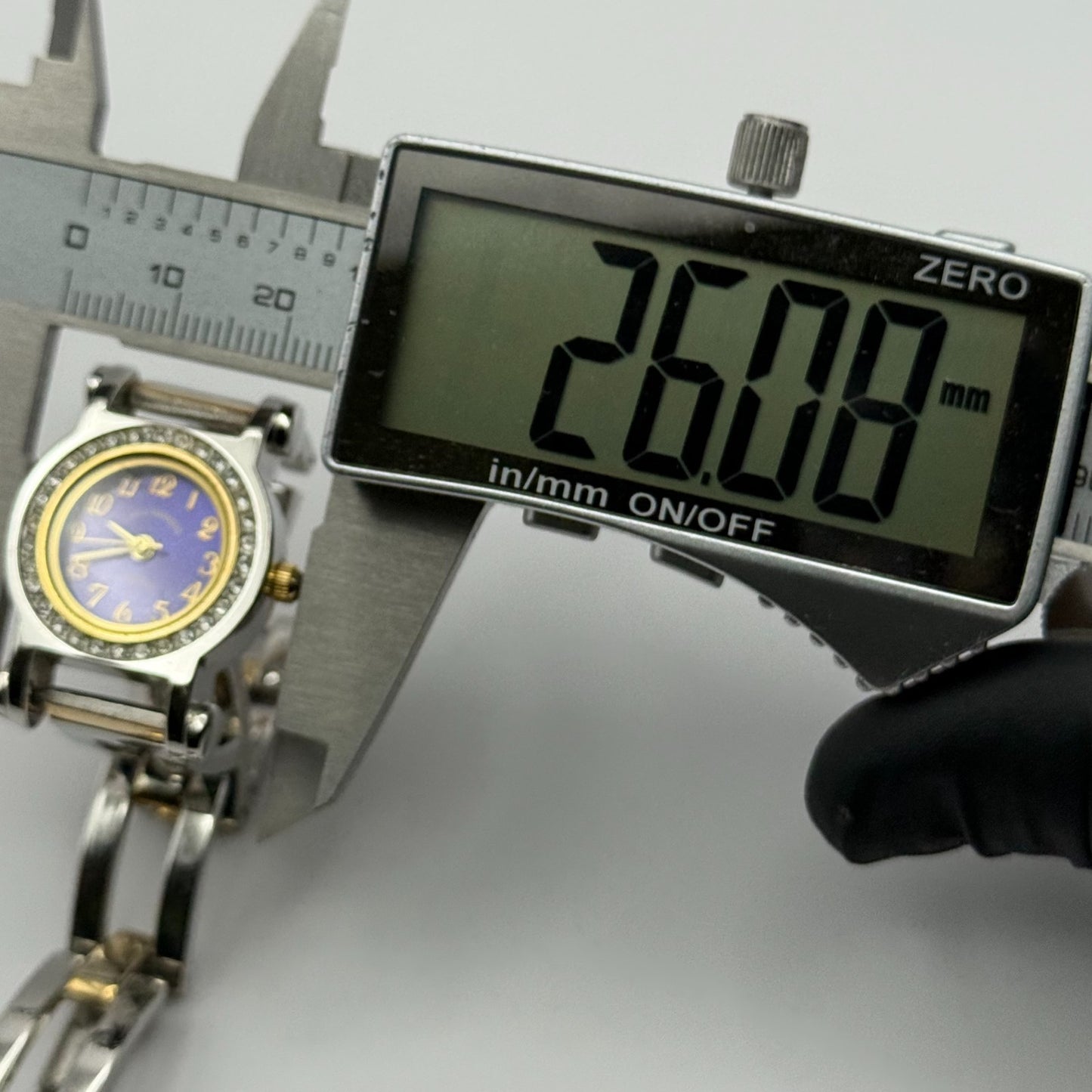 Louis Valentin Swiss Design Ladies Quartz Watch Two Tone Bracelet Working 23mm