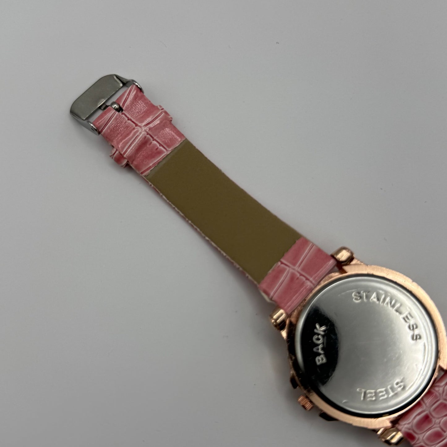 Womage Ladies Quartz Watch Eiffel Tower Design Crystal Accent Working 37mm