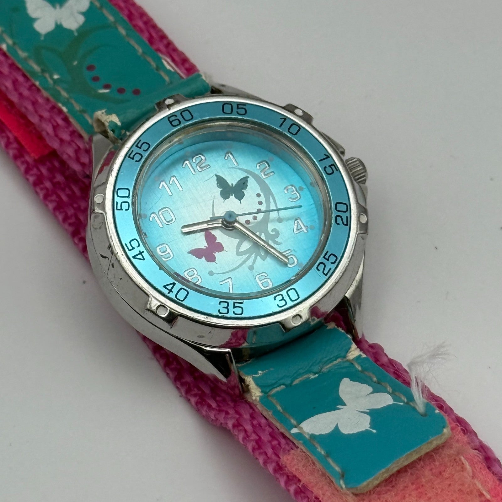 Kids Quartz Watch Blue Butterfly Design Hook & Loop Strap Working 33mm