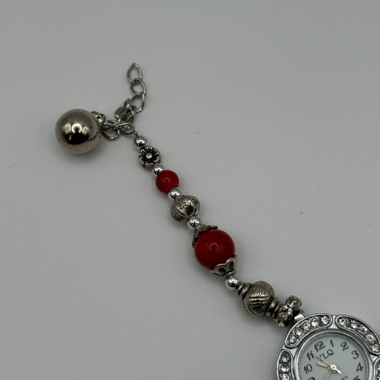 YLQ Ladies Quartz Watch Crystal Accent Case Red Beaded Bracelet Working 25mm