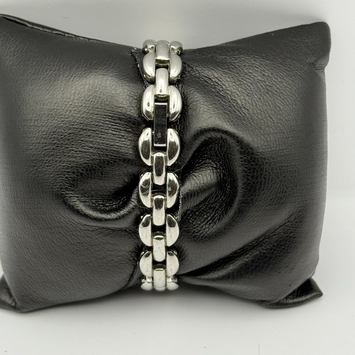 G-Body Time Ladies Quartz Watch White Dial Silver Tone Bracelet Working 19mm