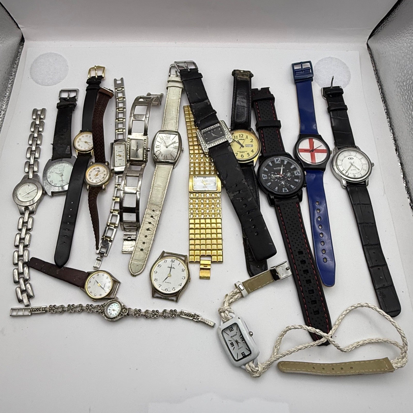 Bundle Of 16 Quartz Watches Modern / Vintage Untested Parts / Repair / Crafts