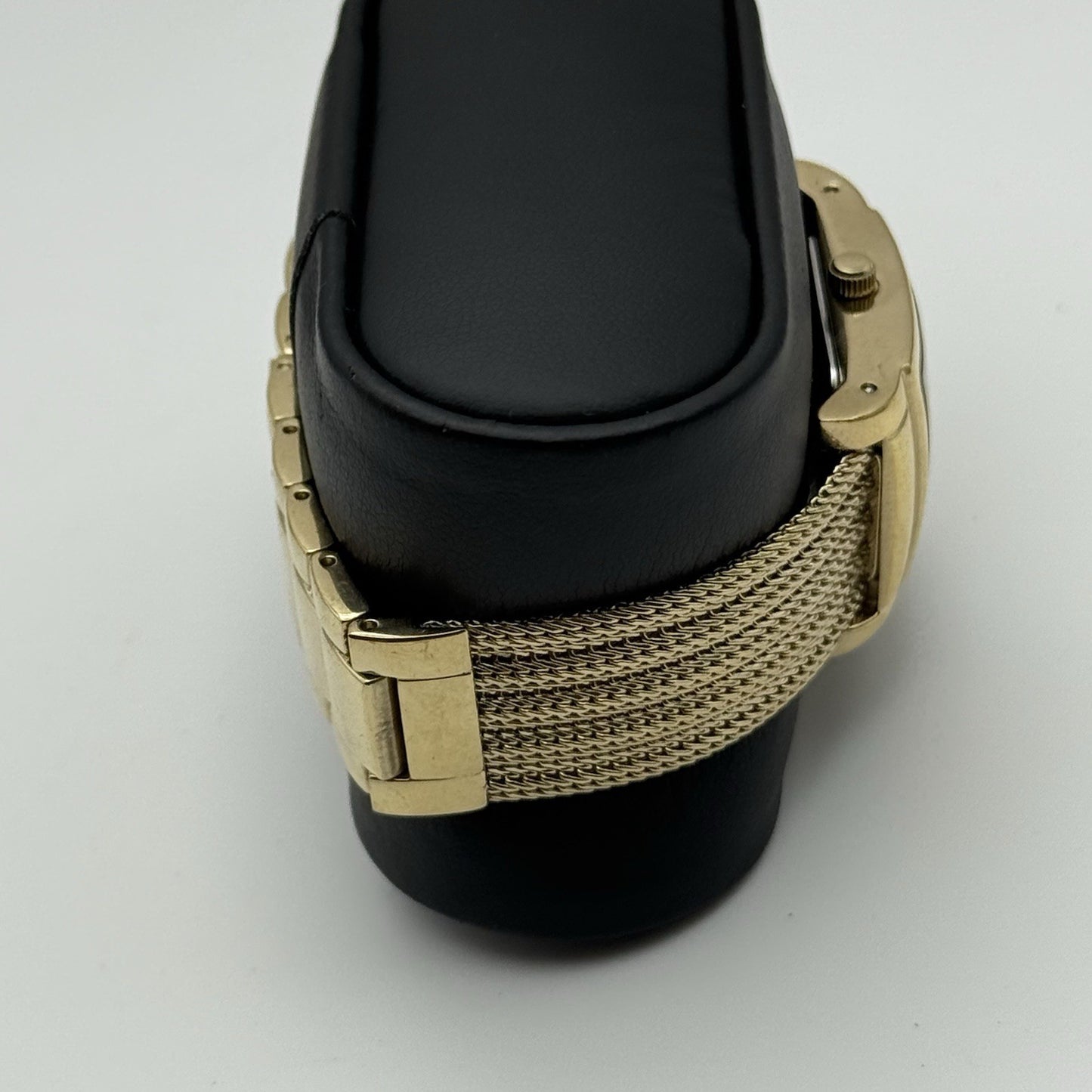 21mm Working Ladies Kenneth Cole Reaction Gold Plated Quartz Watch 6.5 Inches