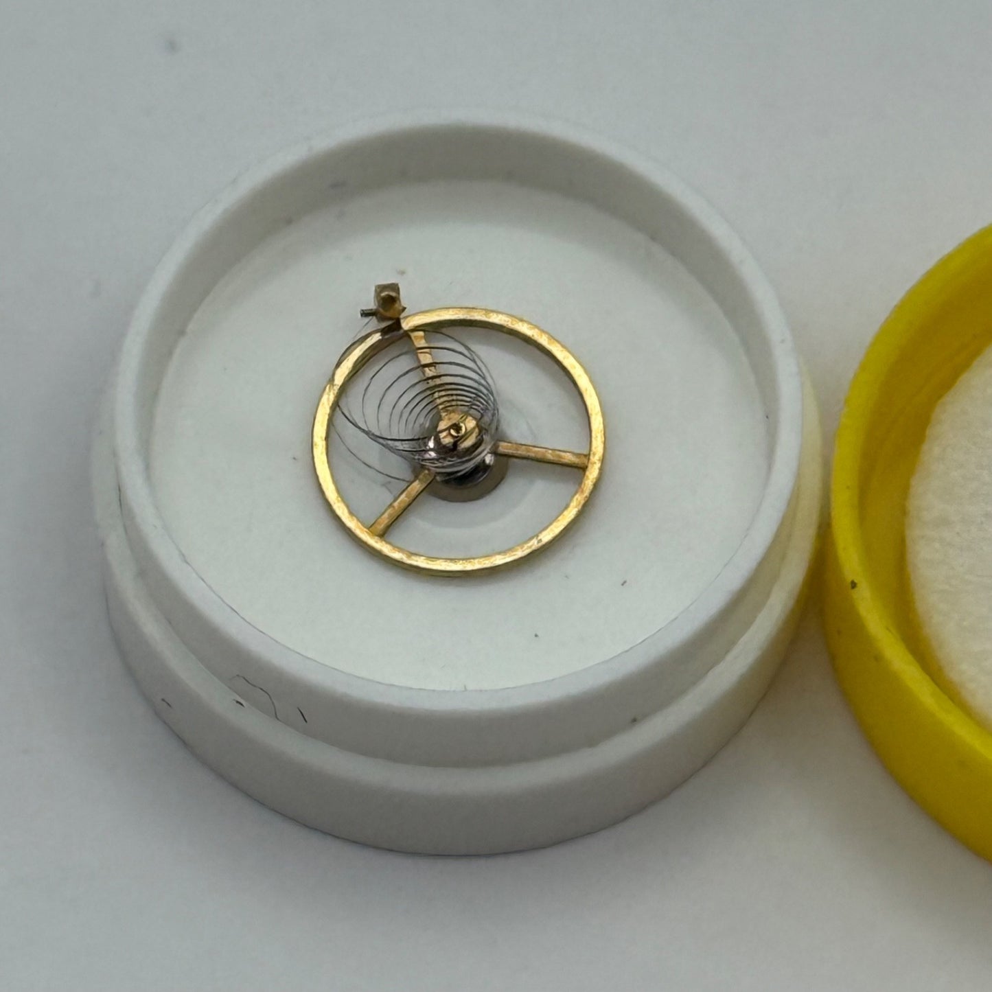 BFG 6 3/4 - 8''' Balance Complete Renata 1892 M 927-21 Watch Parts Vintage NOS