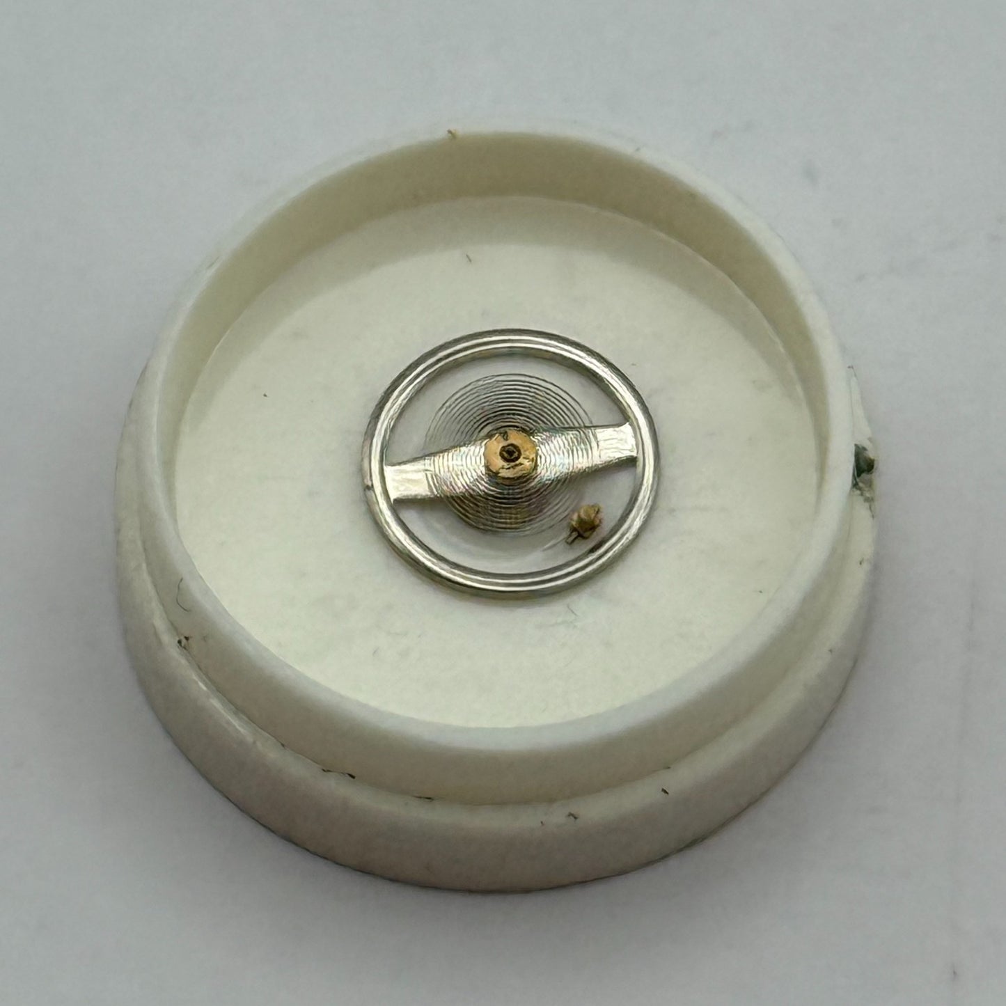 Brac 2051 Balance Wheel Complete And Spring 5¼’’’ 69 M Watch Movement Parts NOS