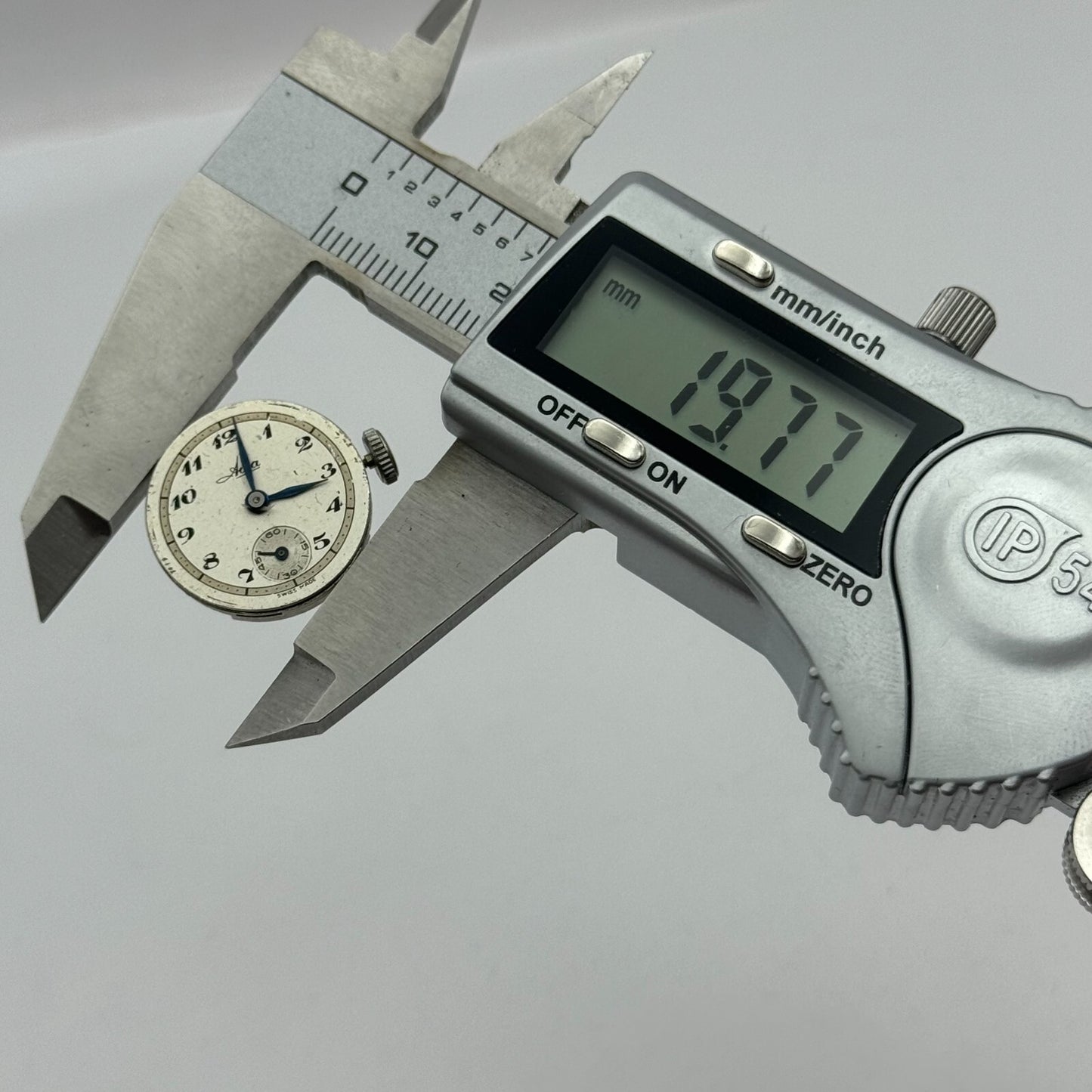 19.7mm Avia Dennison Denisteel Manual Wind Swiss Watch Movement Vintage PARTS