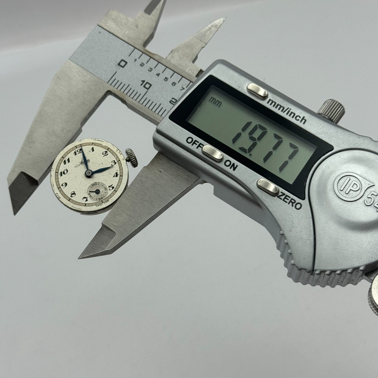 19.7mm Avia Dennison Denisteel Manual Wind Swiss Watch Movement Vintage PARTS