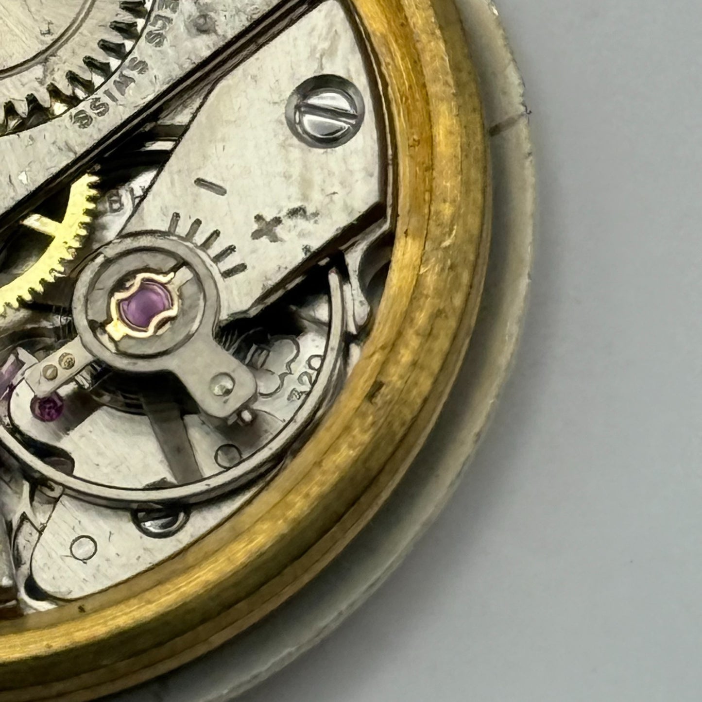 Peseux 320 Watch Movement Avia Manual Wind Vintage Swiss 17 Jewels Parts 30.4mm