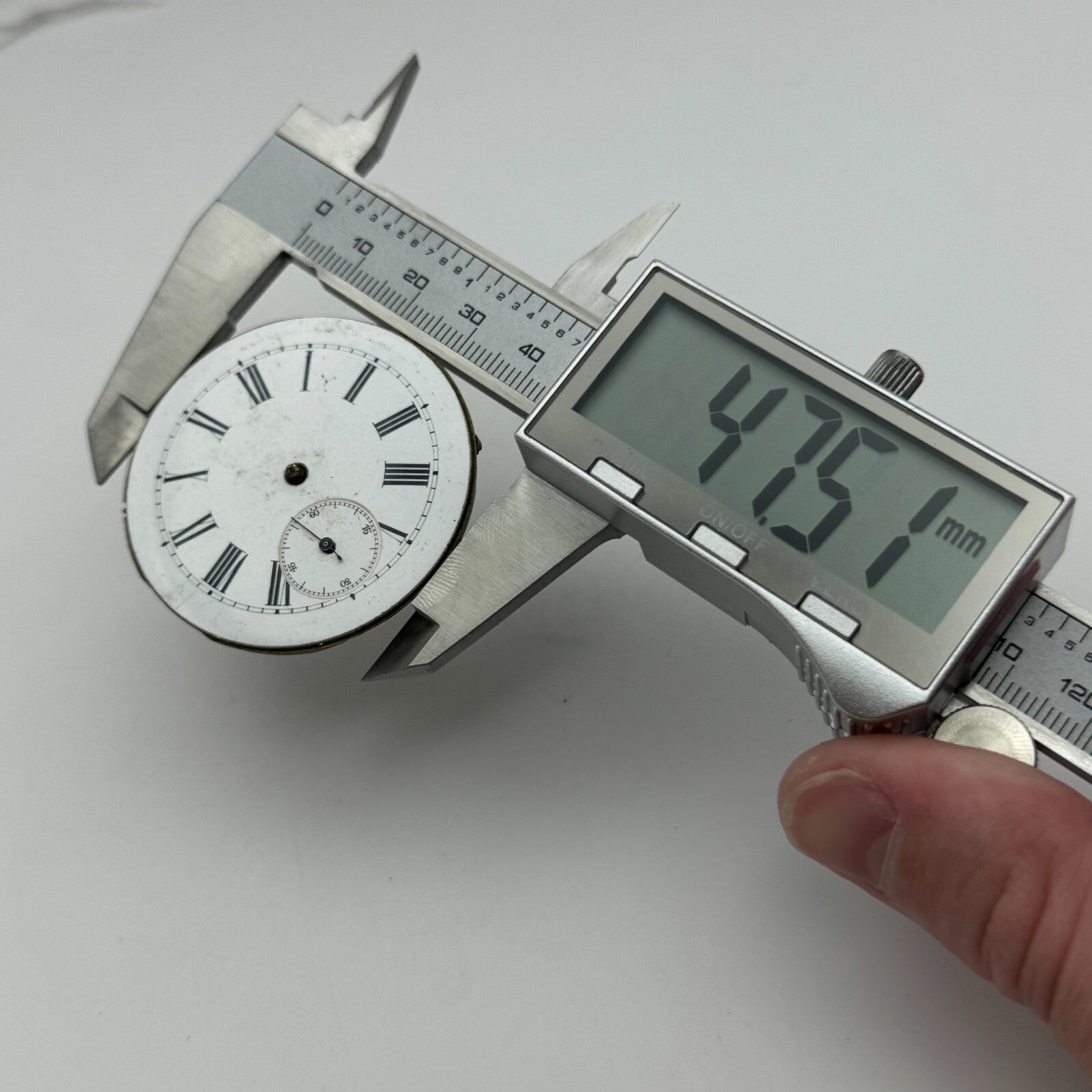 47.5mm Antique Key Wound Roman Numerals Pocket Watch Movement Dial PARTS REPAIR