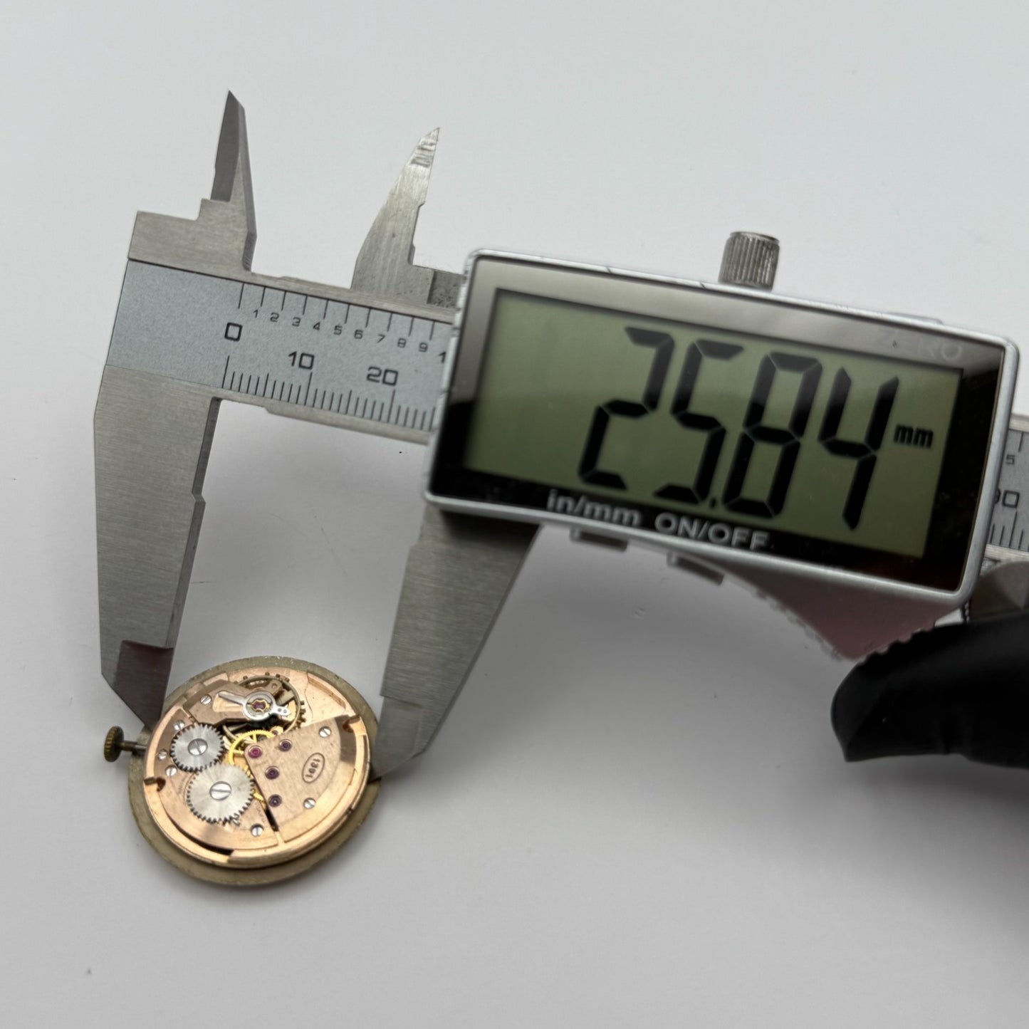 ETA 2391 Watch Movement Everite Running Manual Wind Vintage Parts Repair 25.8mm