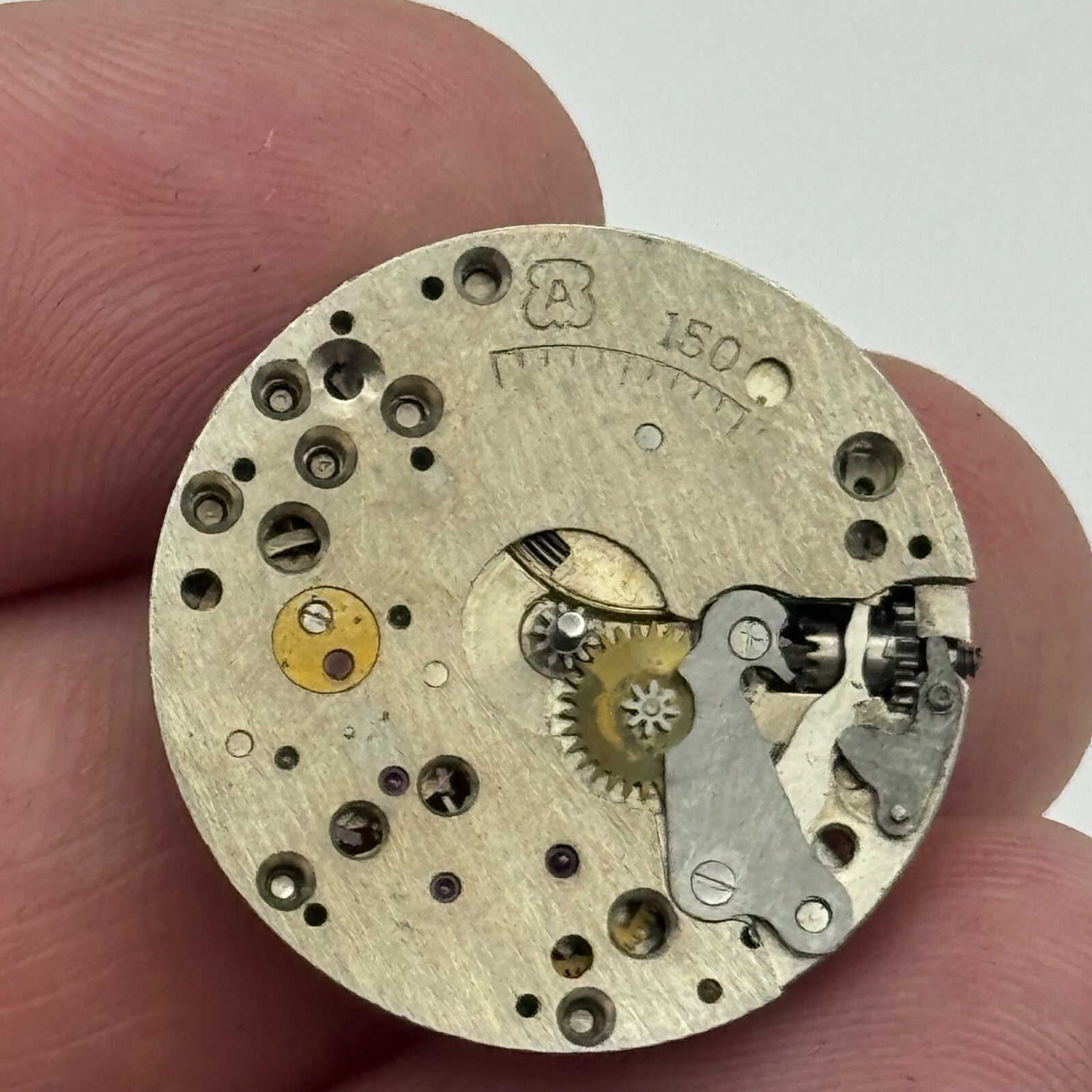 23.6mm Arogno A 150 Manual Wind 15 Jewels Vintage Swiss Watch Movement PARTS